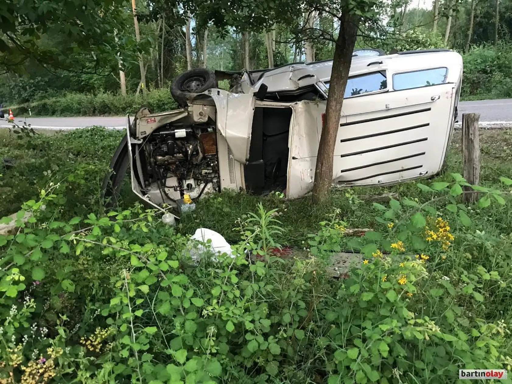 Kontrolden çıkan Toros takla attı