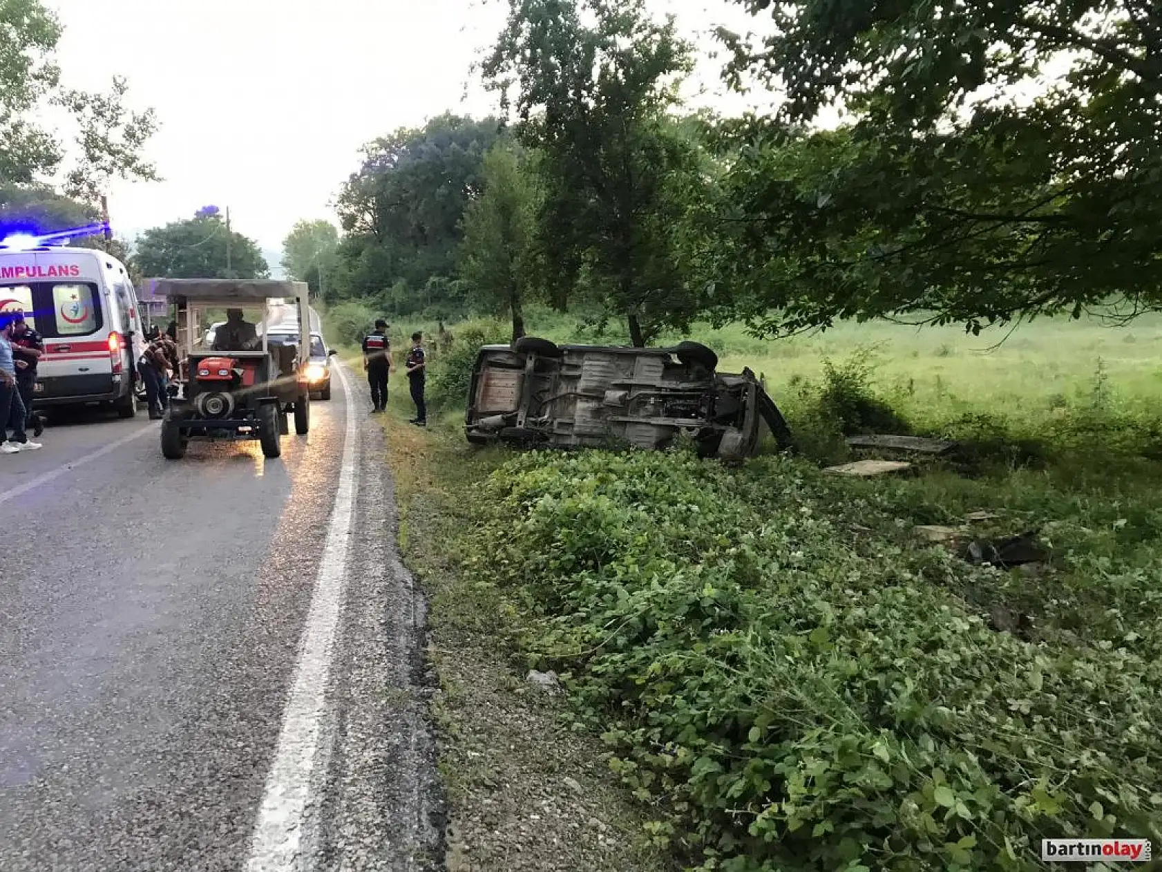 Kontrolden çıkan Toros takla attı