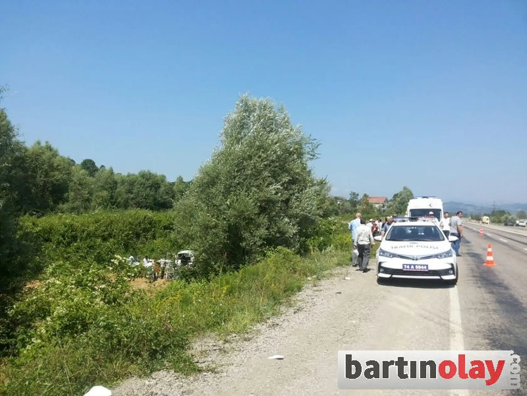 Kontrolden çıkıp araç tarlaya uçtu, 4 yaralı