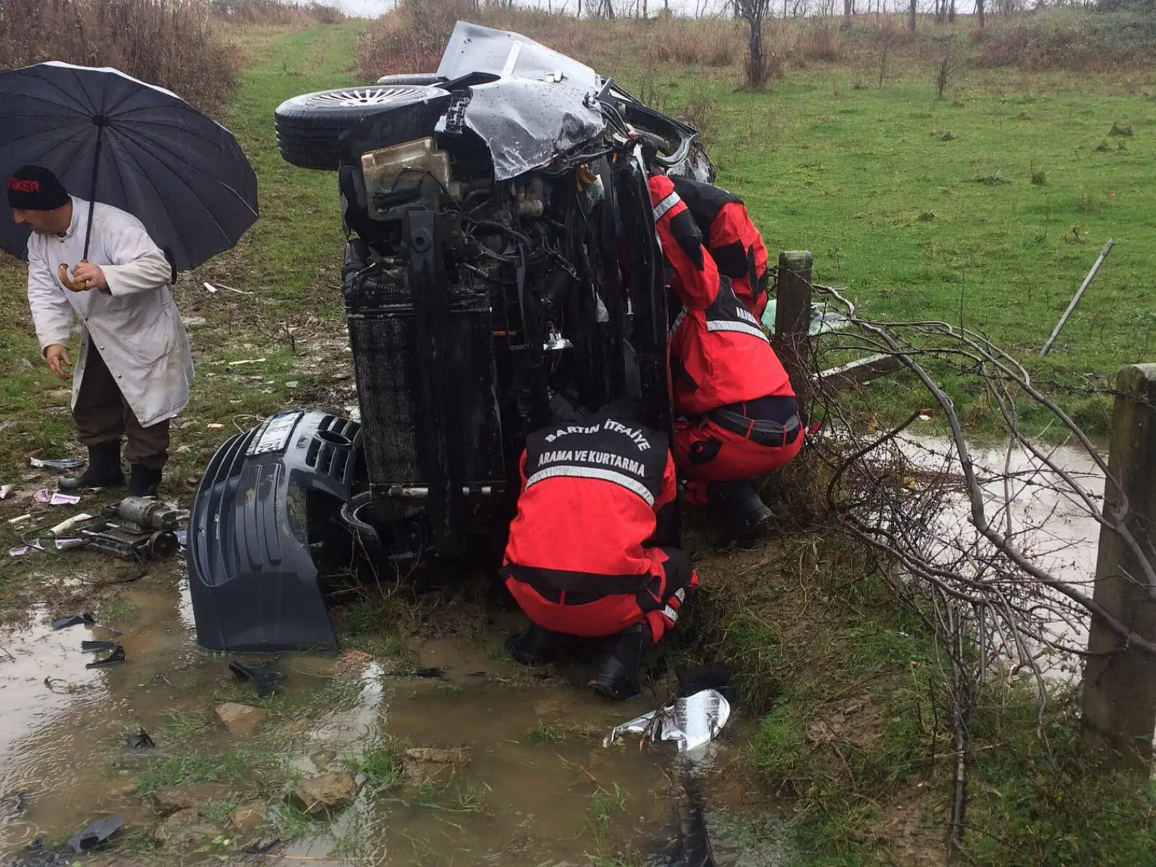 Kontrolden çıkıp şarampole devrildi