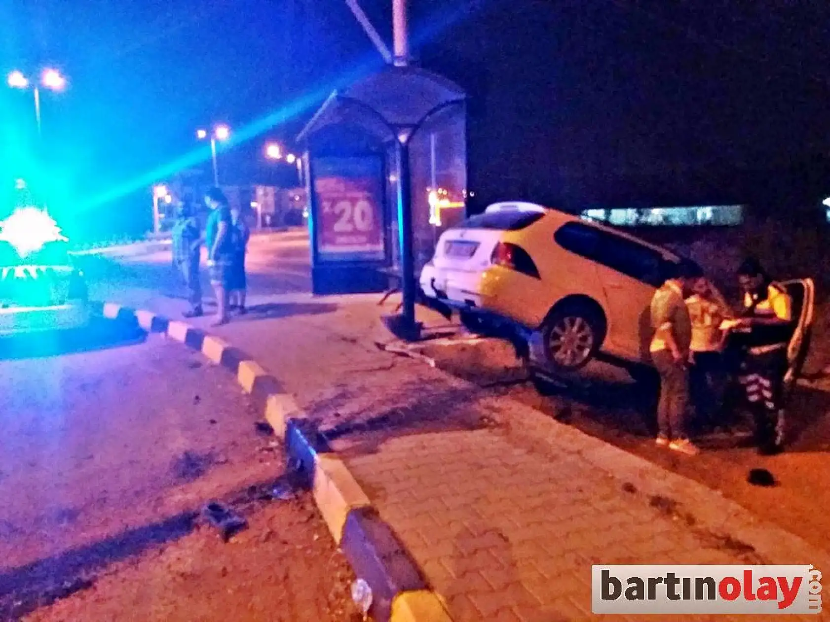 Kontrolden çıkıp yan yola düştü