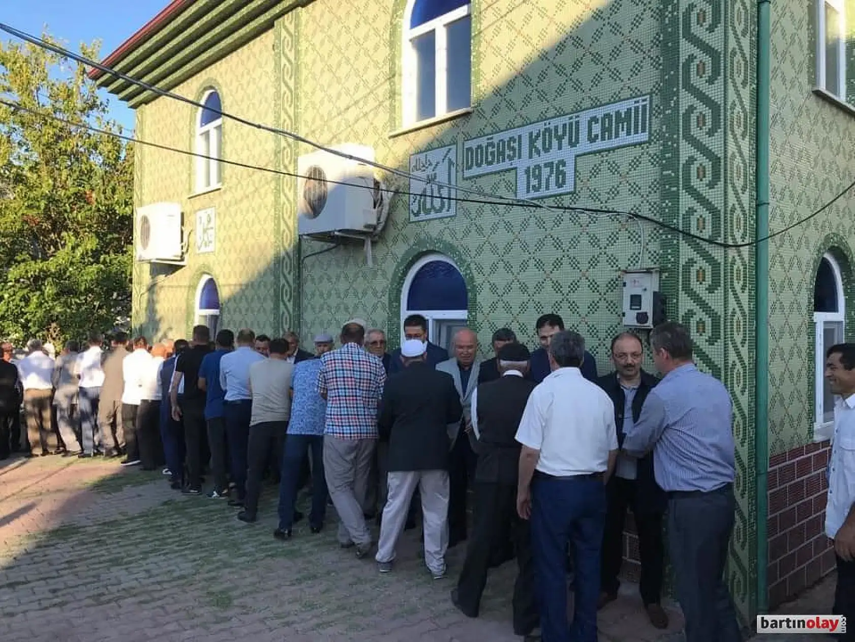 Köylüler Bayram Namazında sürprizle karşılaştı