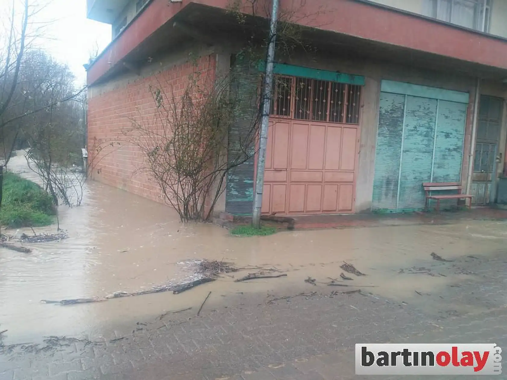 Kozcağız'da Belediye Ekipleri Teyakkuzda