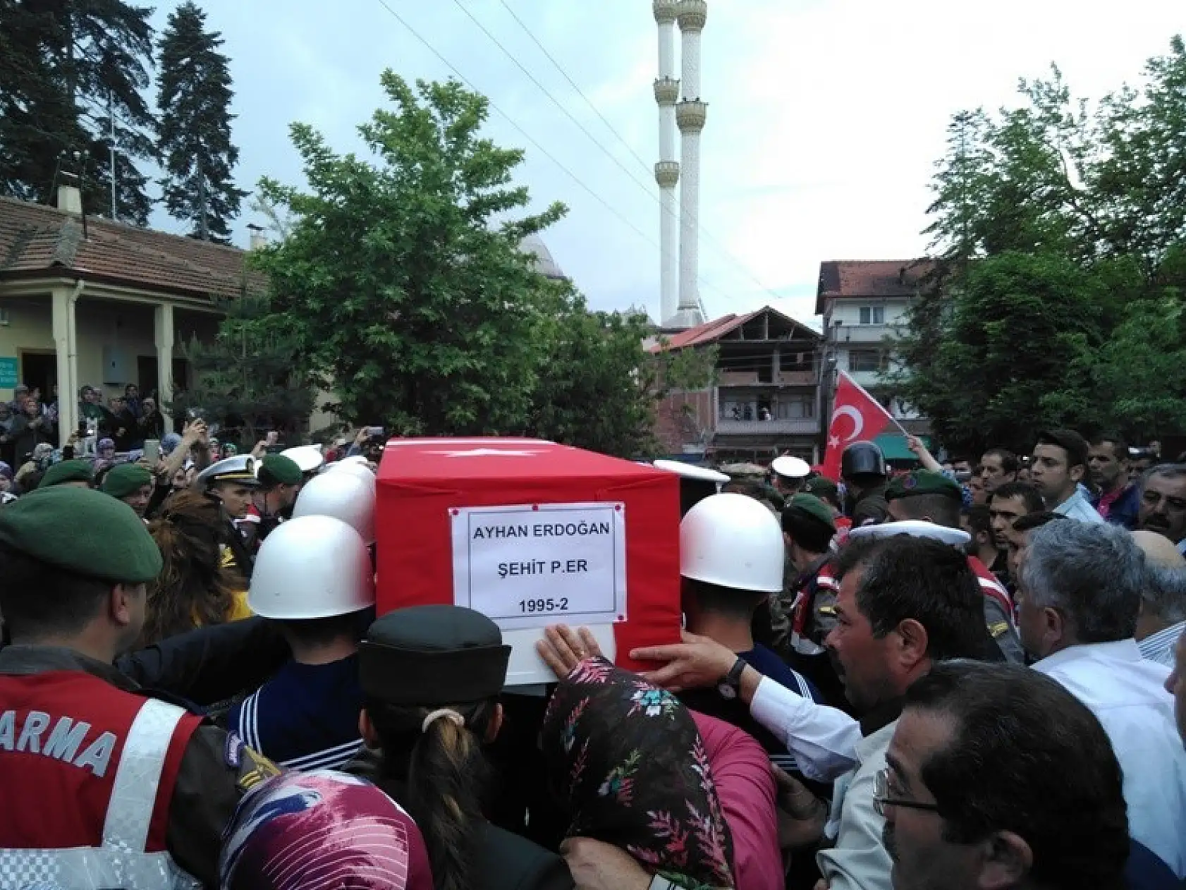 Kozcağız Şehidini tekbirlerle uğurladı