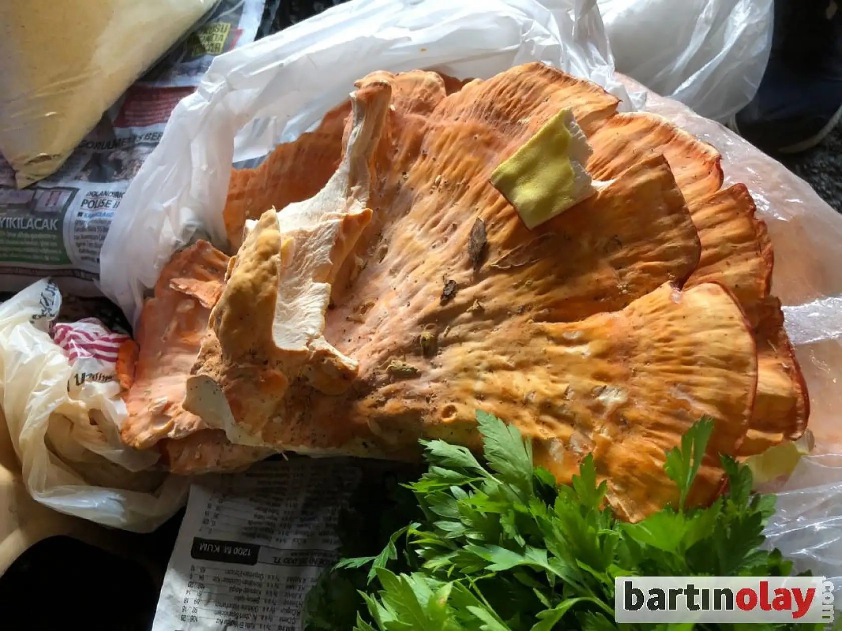 Mevsim meyve sebzeleri pazara geldi