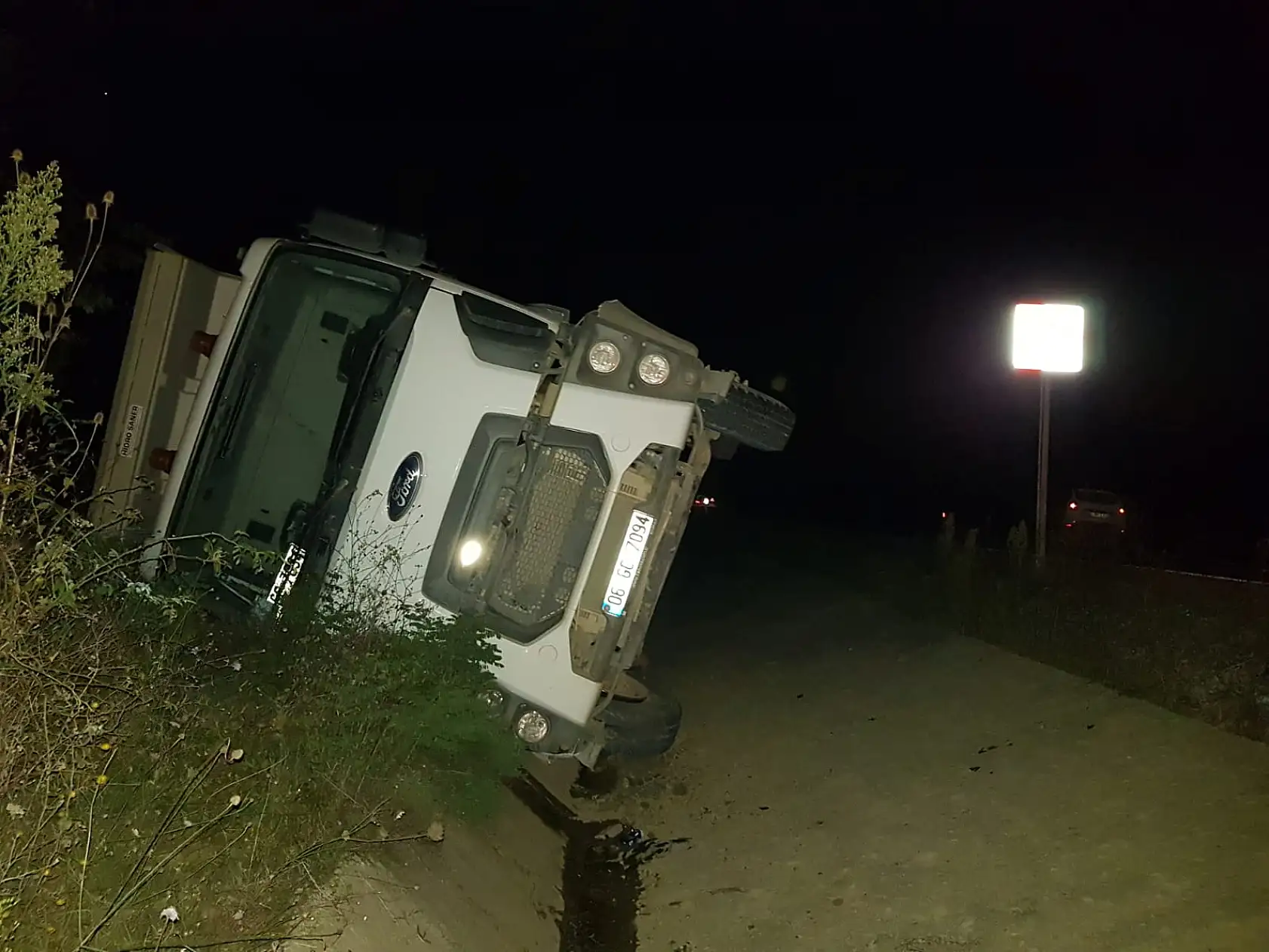 O Yolda Kamyon devrildi