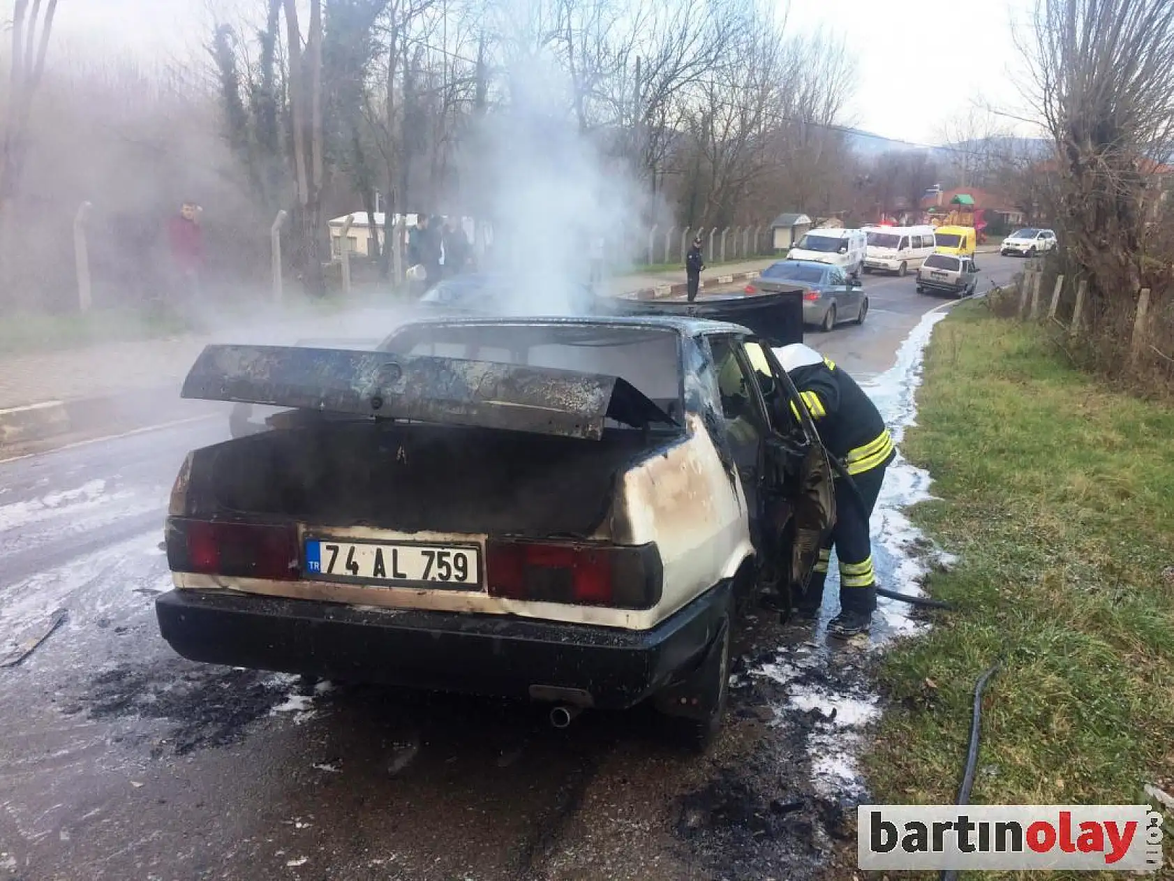 Otomobil alev topuna döndü