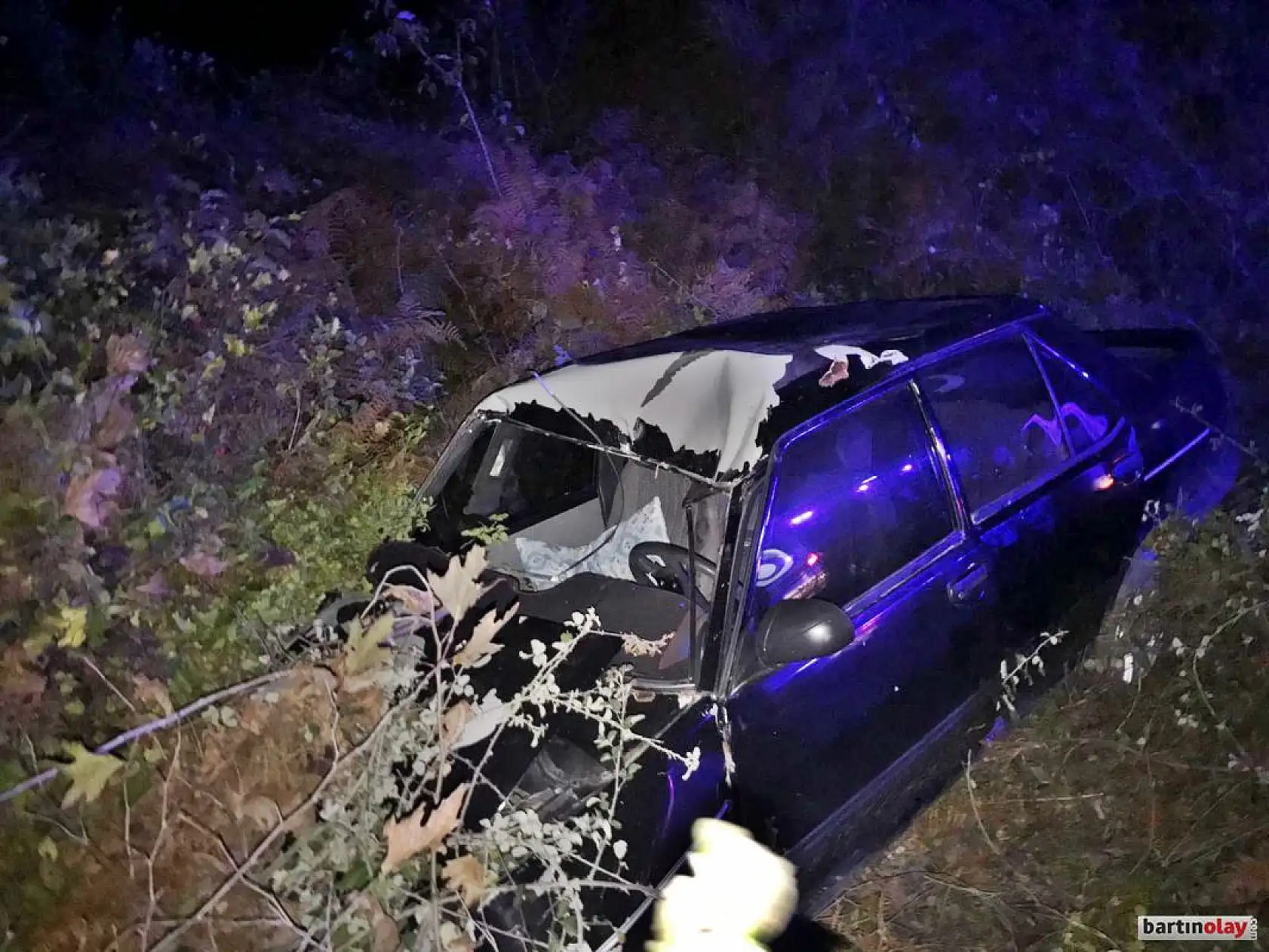 Otomobil ata çarptı, 2 yaralı