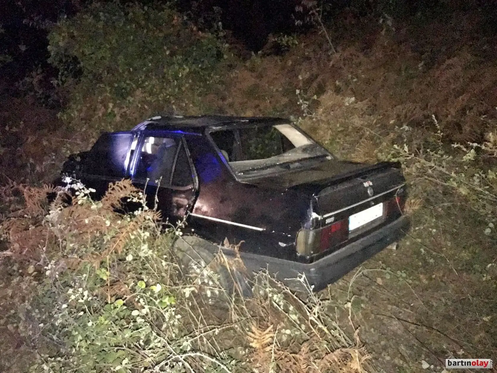 Otomobil ata çarptı, 2 yaralı