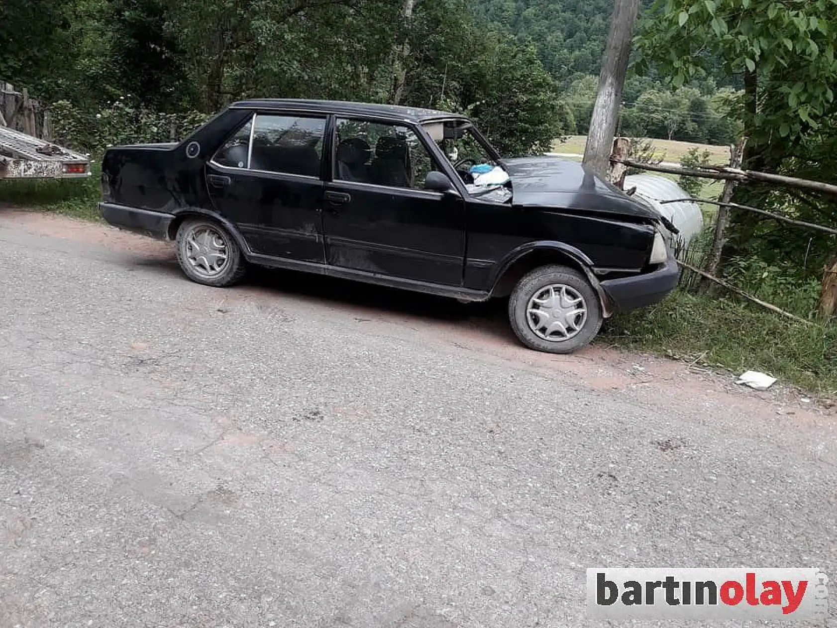 Otomobil Direğe çarptı, 2 yaralı