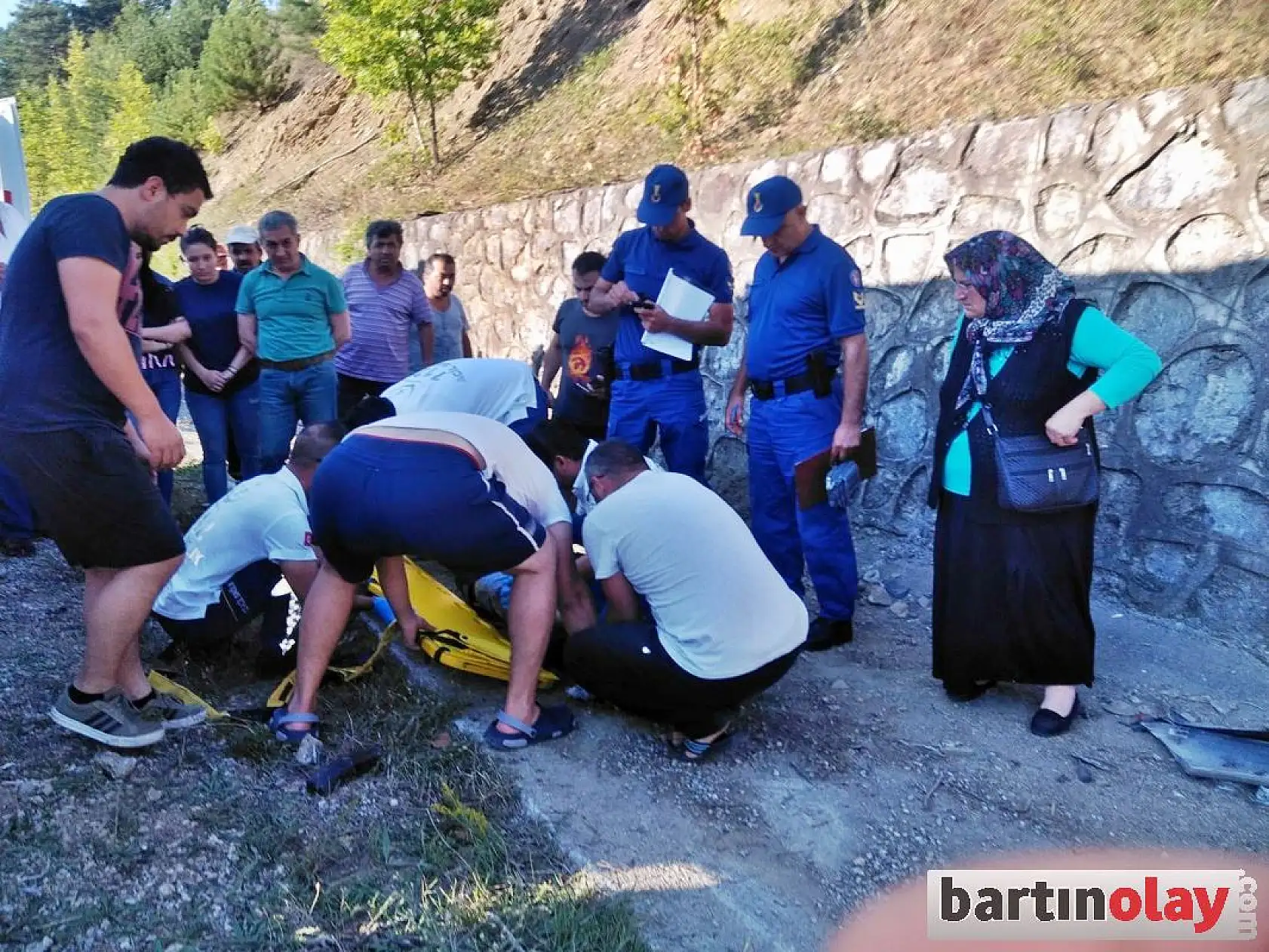 Otomobil duvara çarptı, 1 ölü