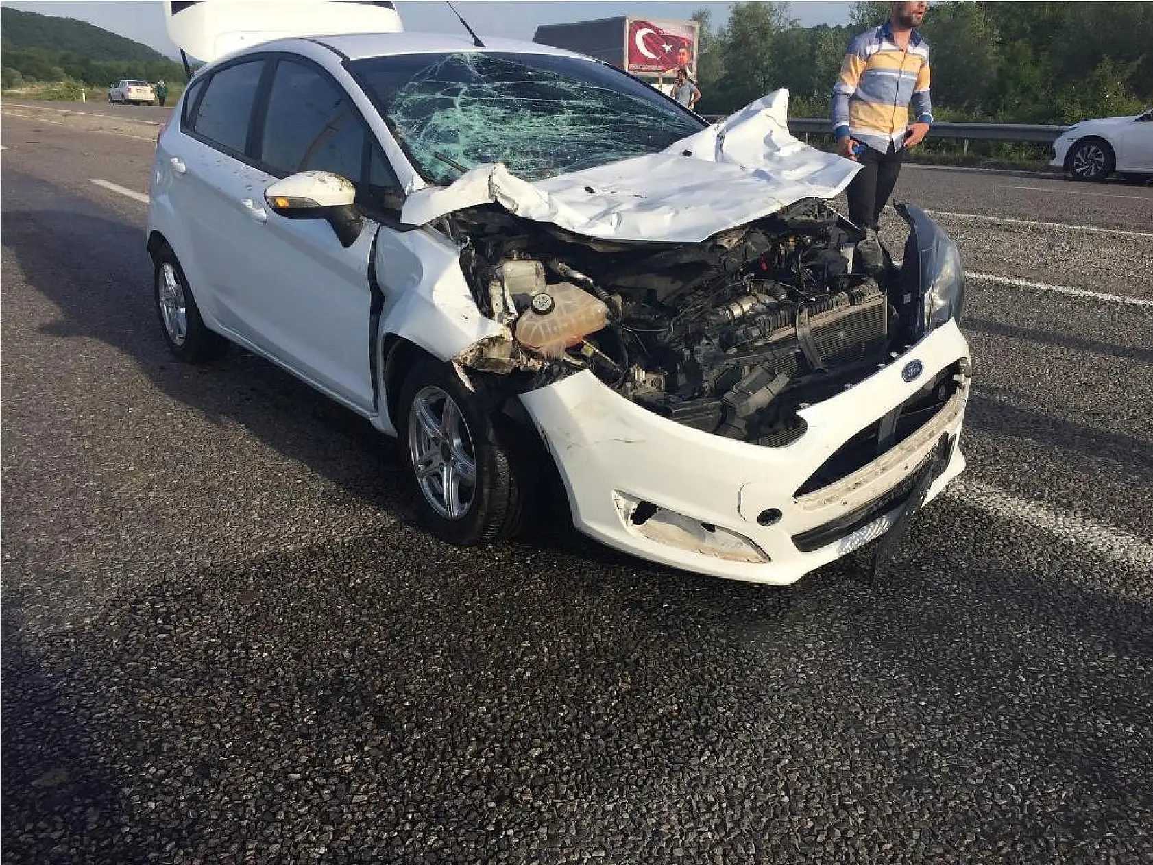 Otomobil hurdaya döndü, 1 can gitti