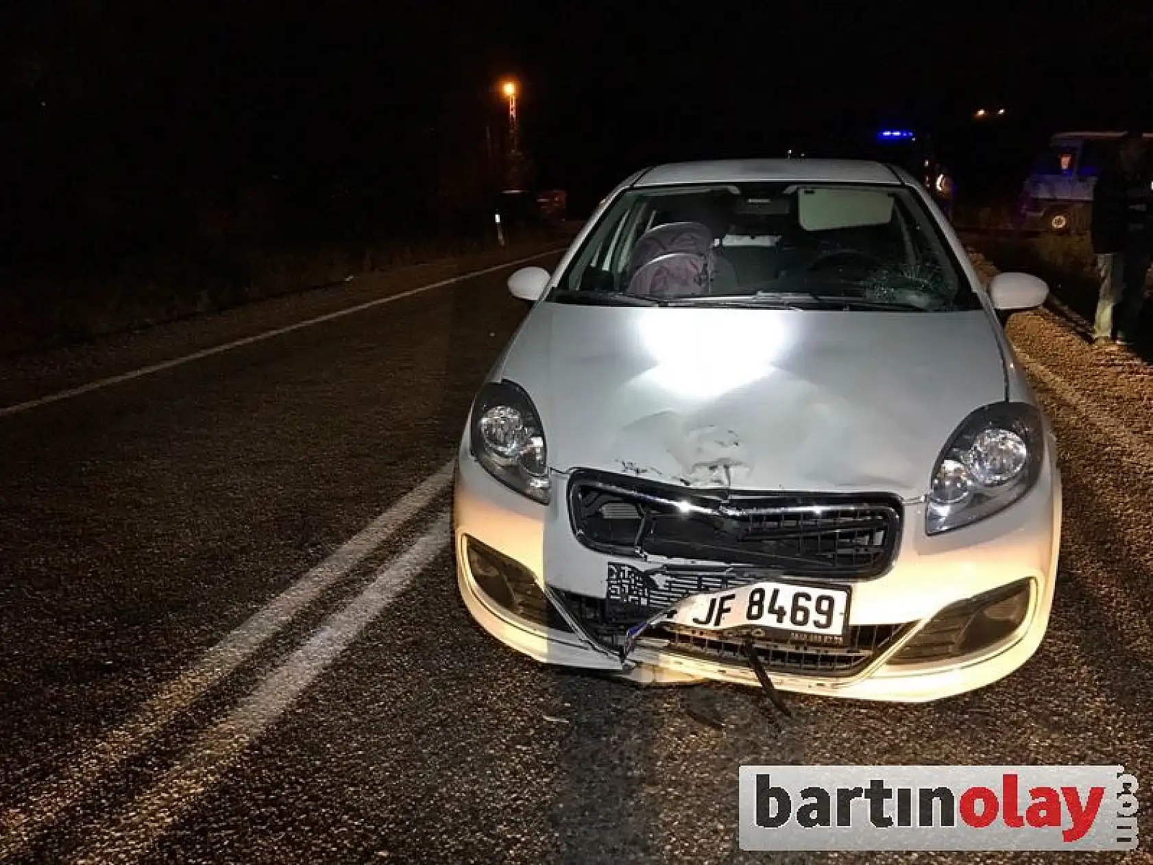 Otomobil ile motosiklet çarpıştı, 1 yaralı