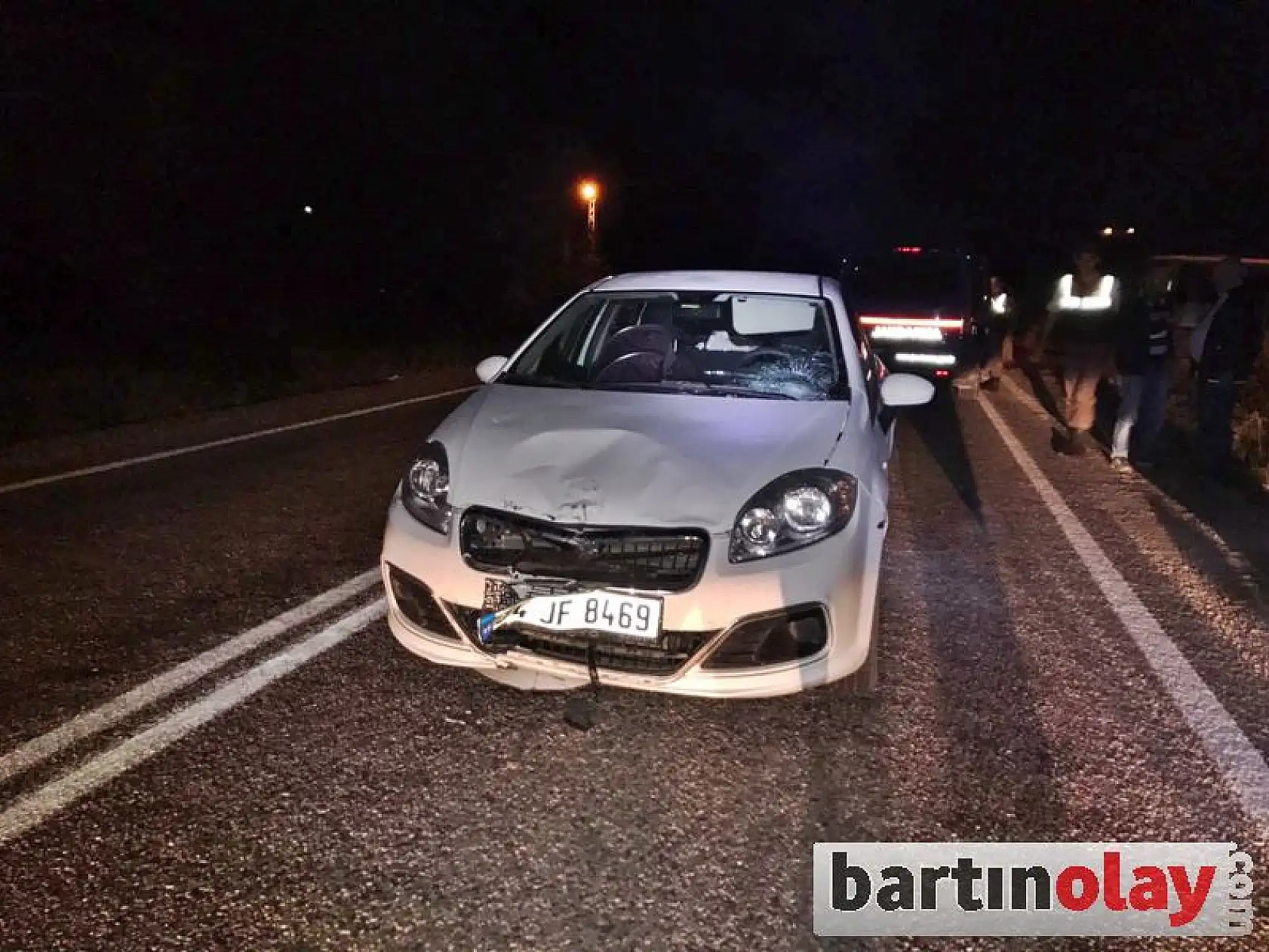 Otomobil ile motosiklet çarpıştı, 1 yaralı