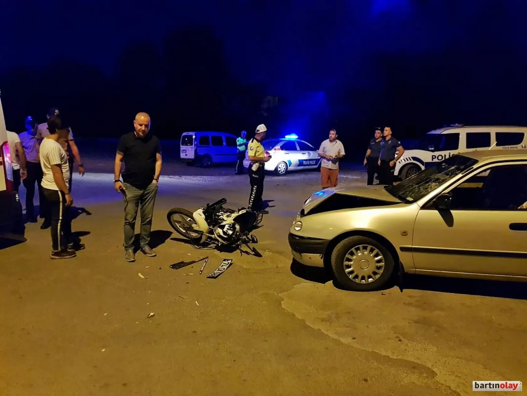 Otomobil ile motosiklet çarpıştı, 1 yaralı