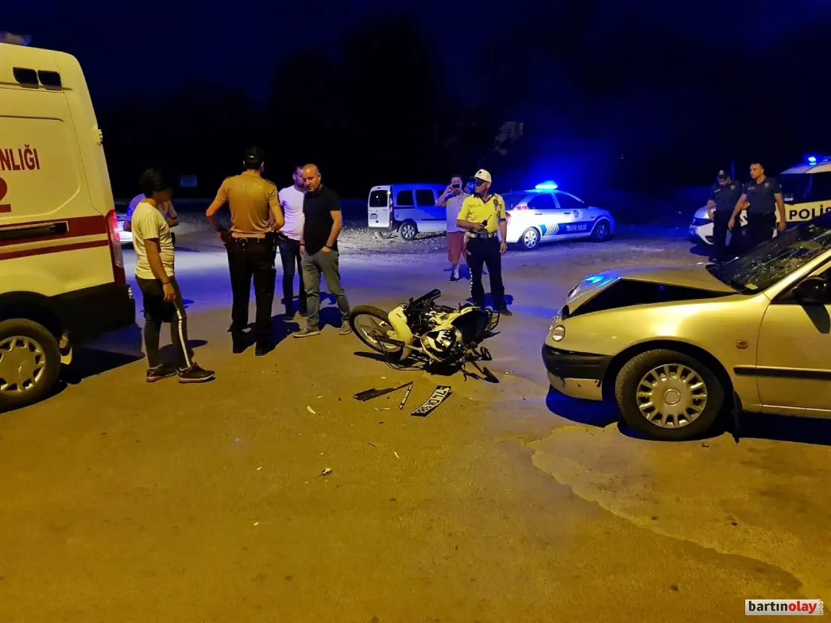 Otomobil ile motosiklet çarpıştı, 1 yaralı