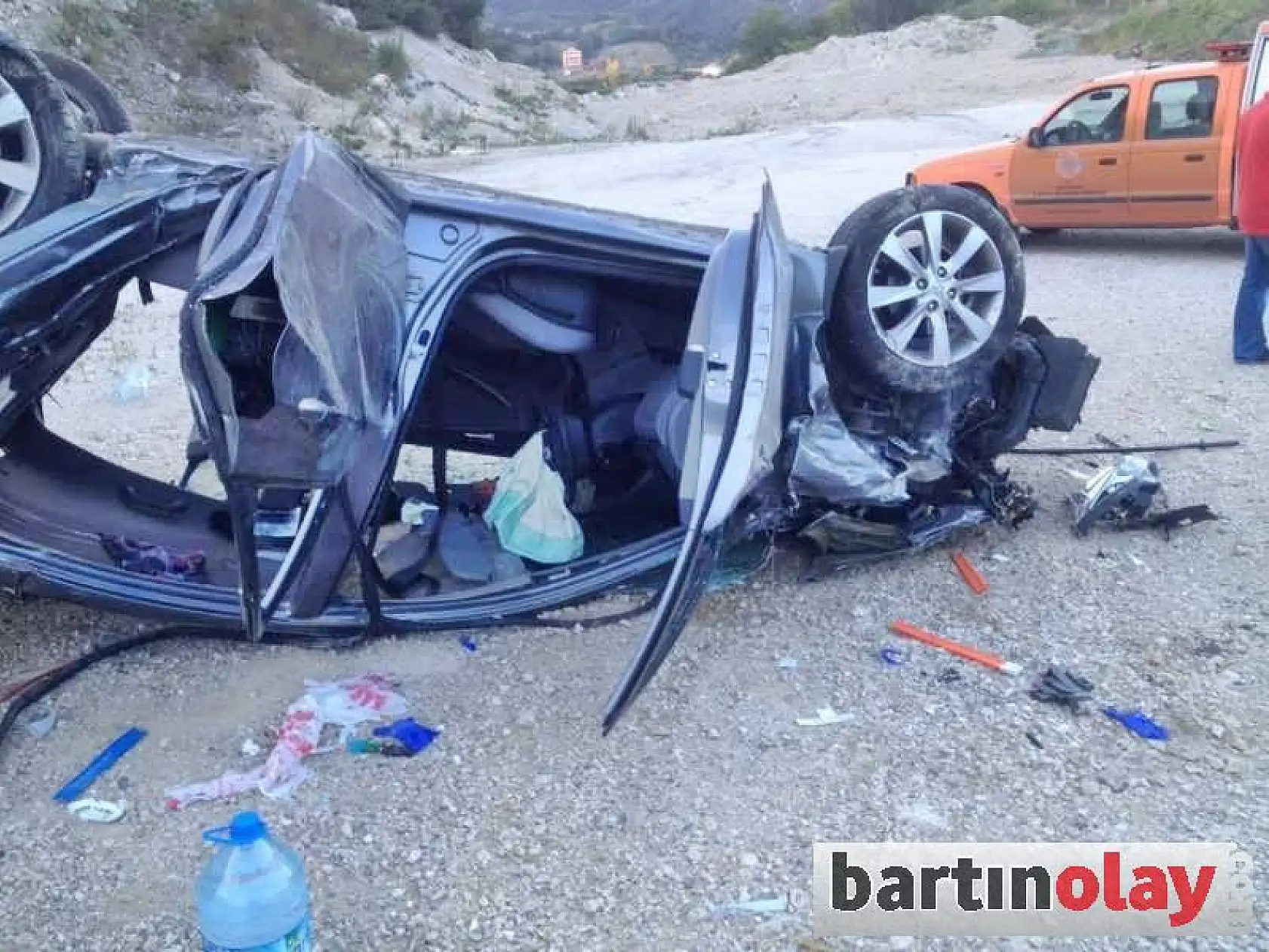 Otomobil şarampole devrildi, 4 yaralı