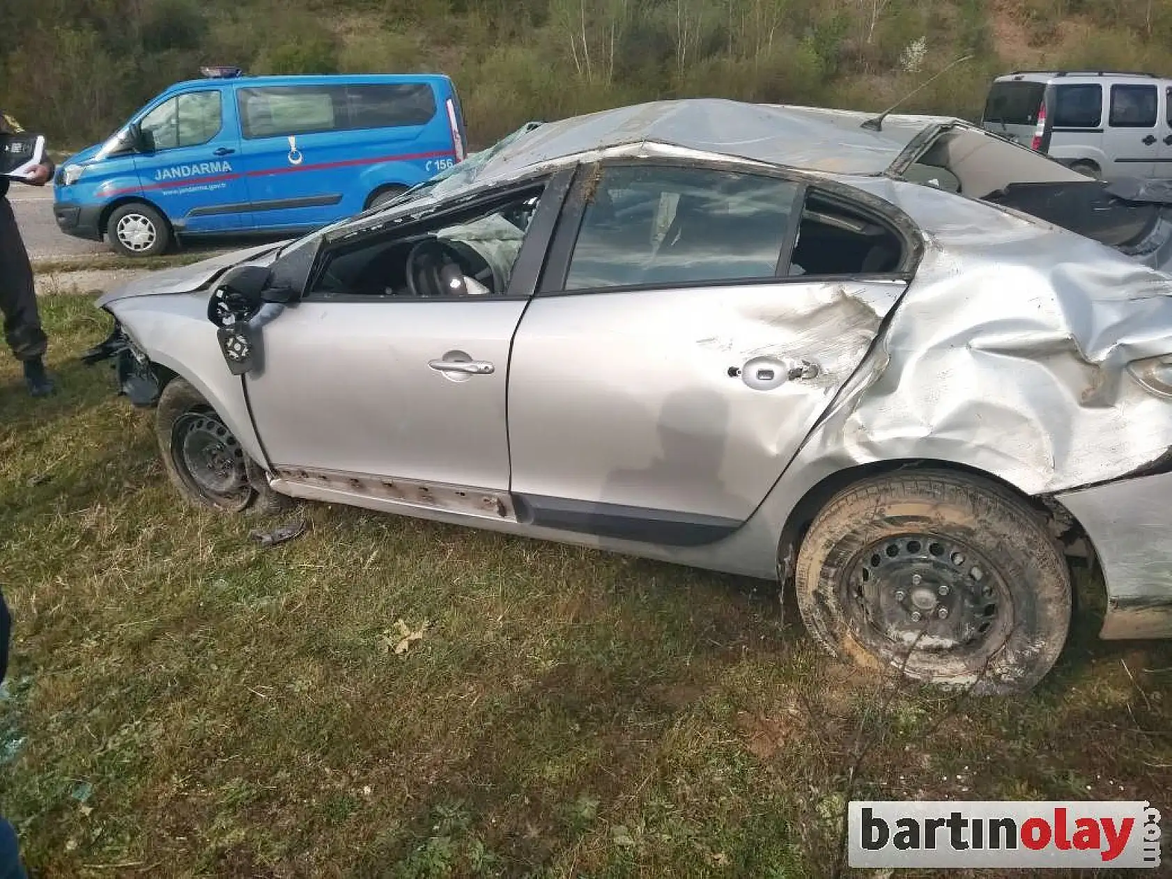 Otomobil takla attı, 2 yaralı