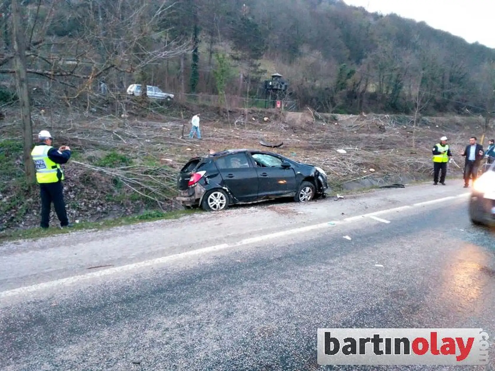 Otomobil Takla Attı,2 Yaralı