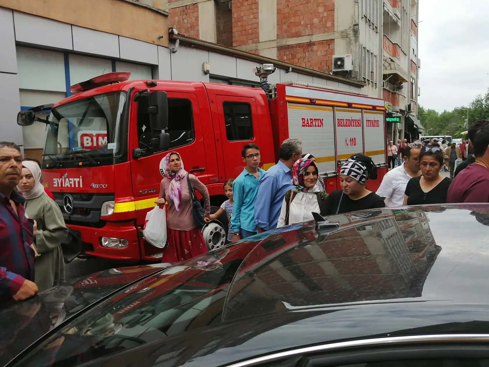 Otoparkta korku dolu anlar