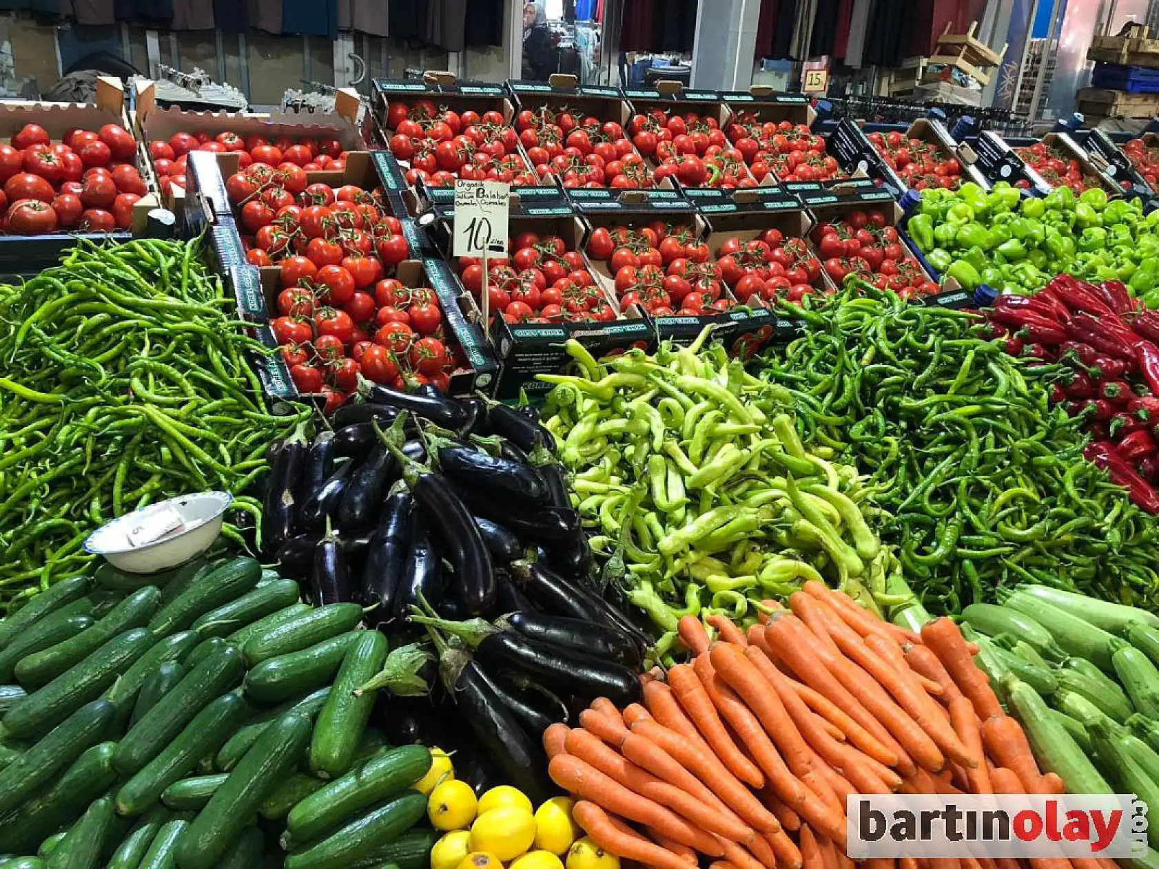 Pazarda fiyatlar el yakıyor