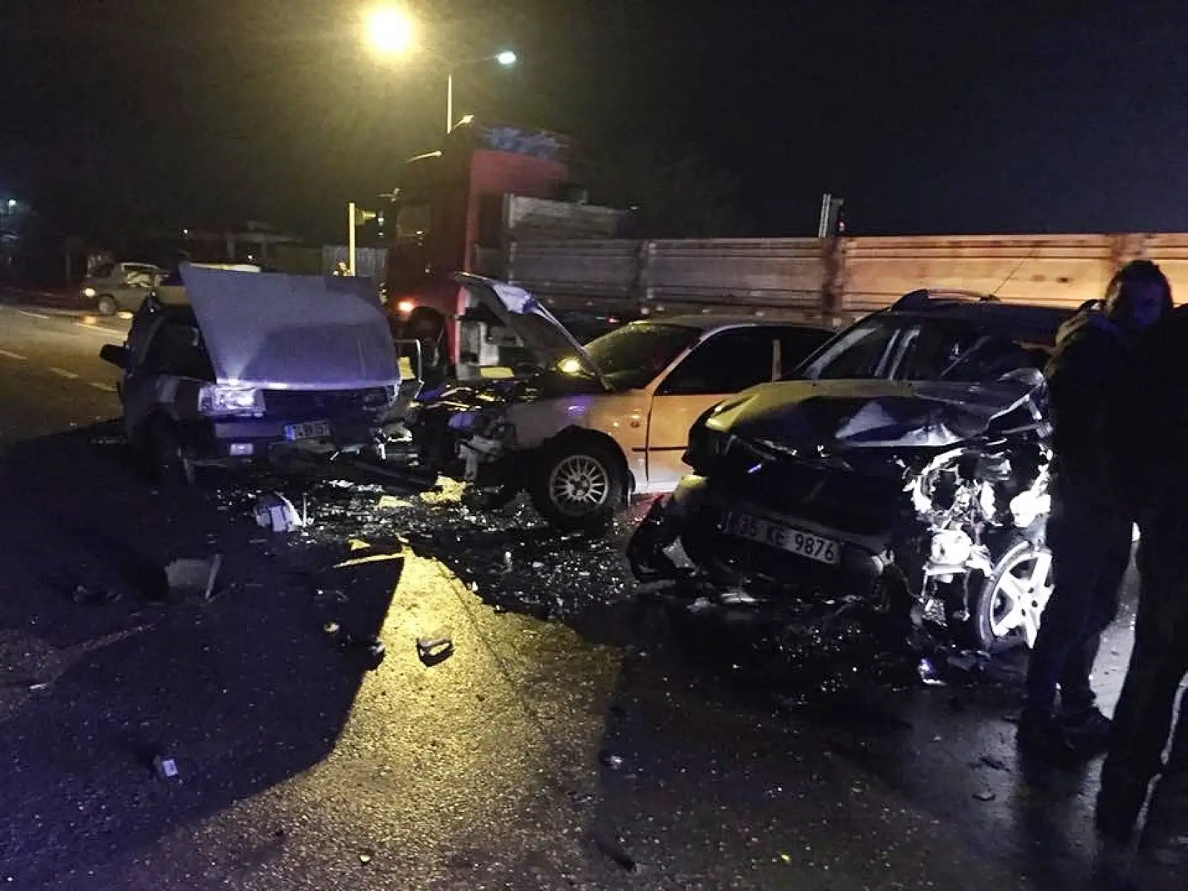 Sanayi çıkışında 3 araç çarpıştı