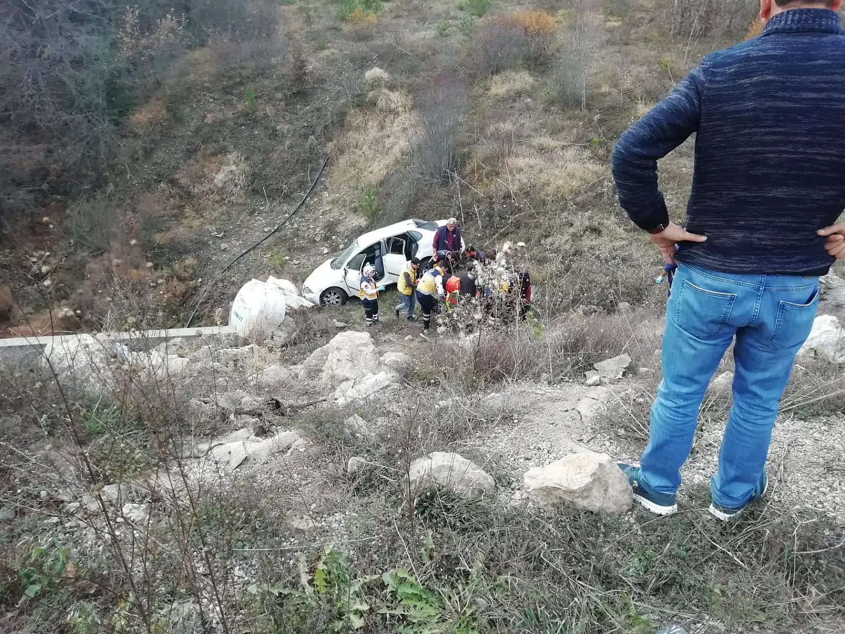 Şarampole yuvarlandı, çok sayıda yaralı var 