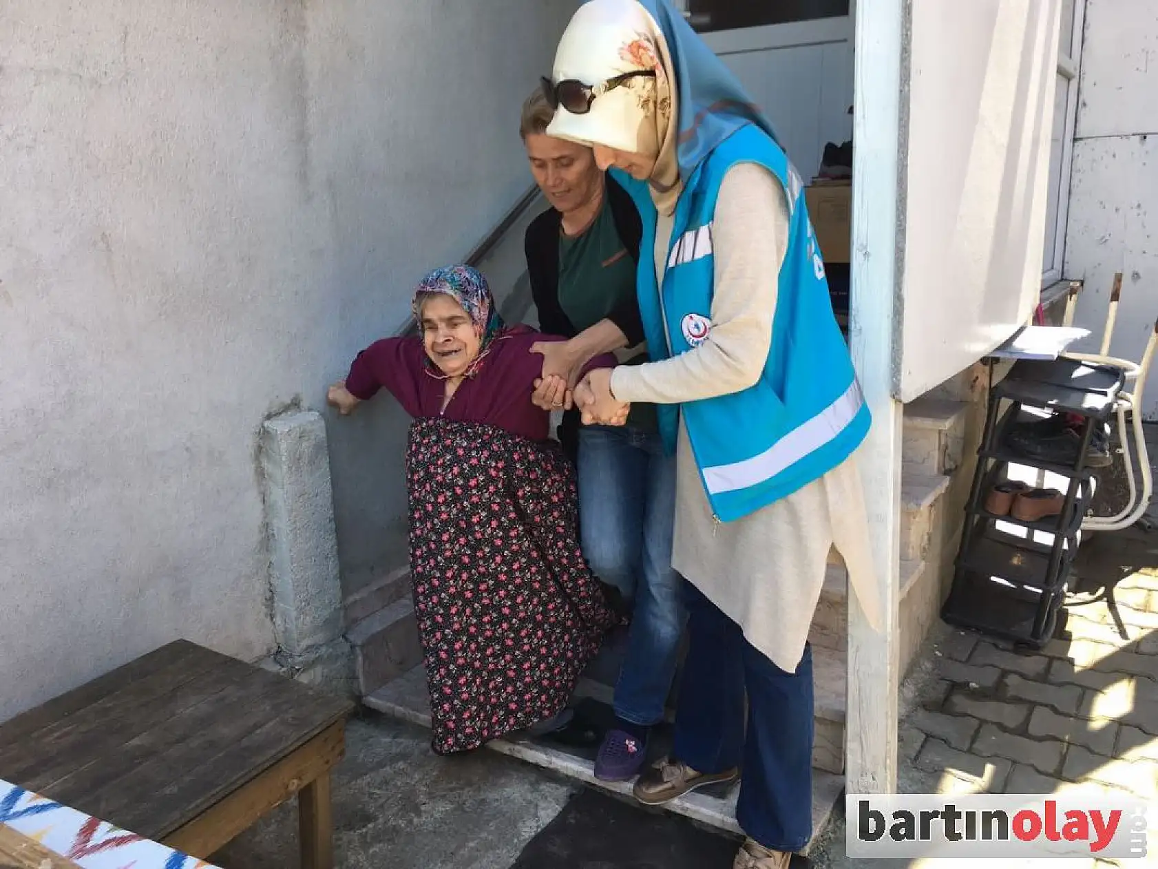 Sedye ve tekerlekli sandalyede oy kullandılar