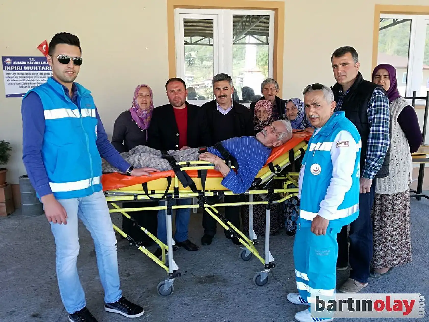 Sedye ve tekerlekli sandalyede oy kullandılar