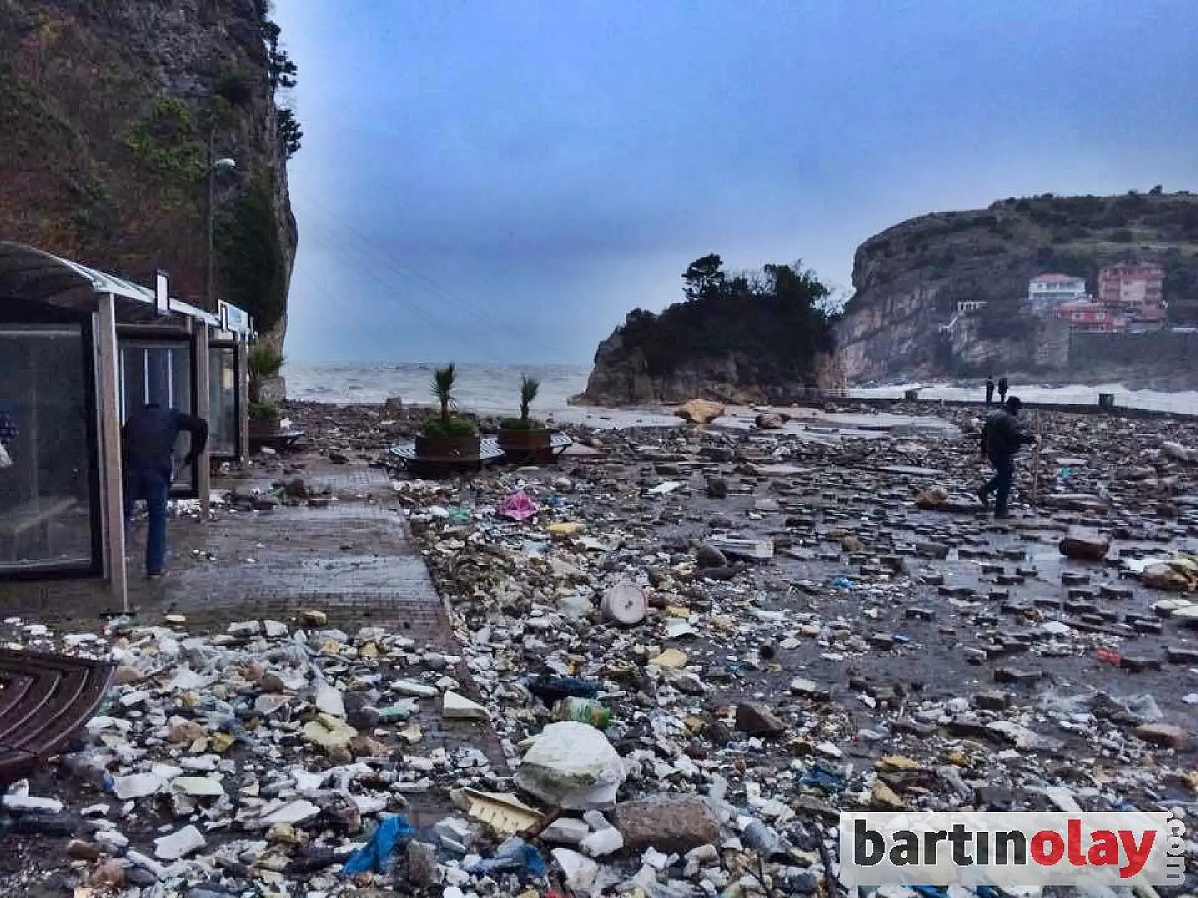 Şiddetli Fırtına Sahillere zarar verdi