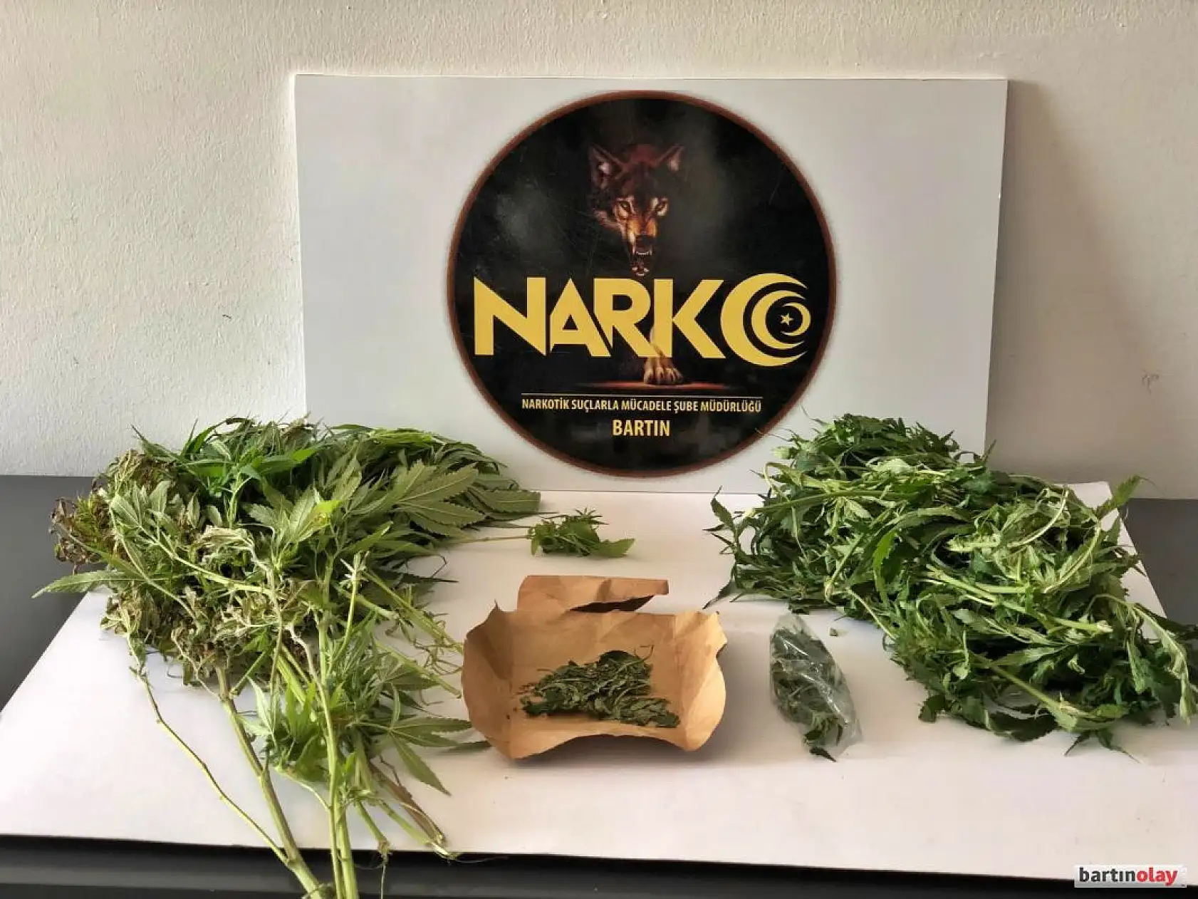 Sokak satıcılarına darbe, 2 kişi tutuklandı