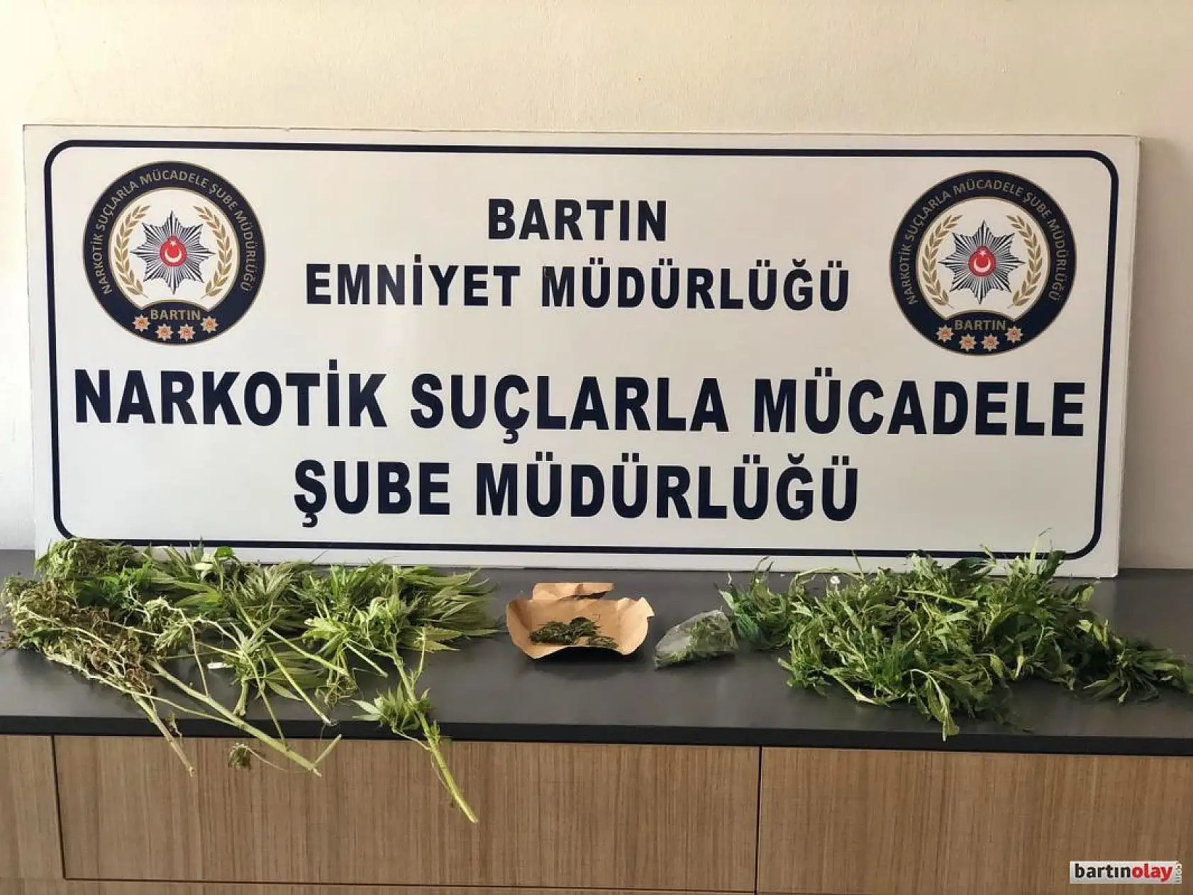 Sokak satıcılarına darbe, 2 kişi tutuklandı