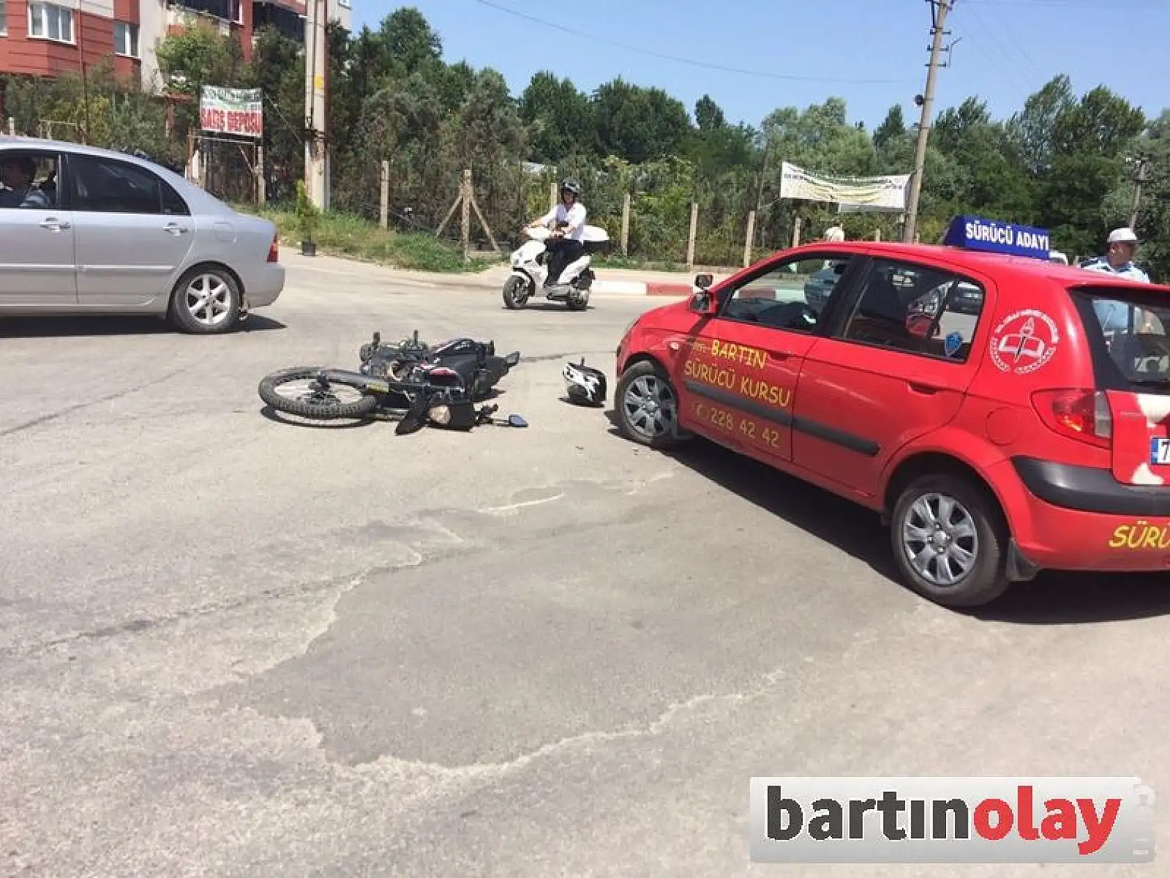 Sürücü Adayı Motosiklet ile Çarpıştı