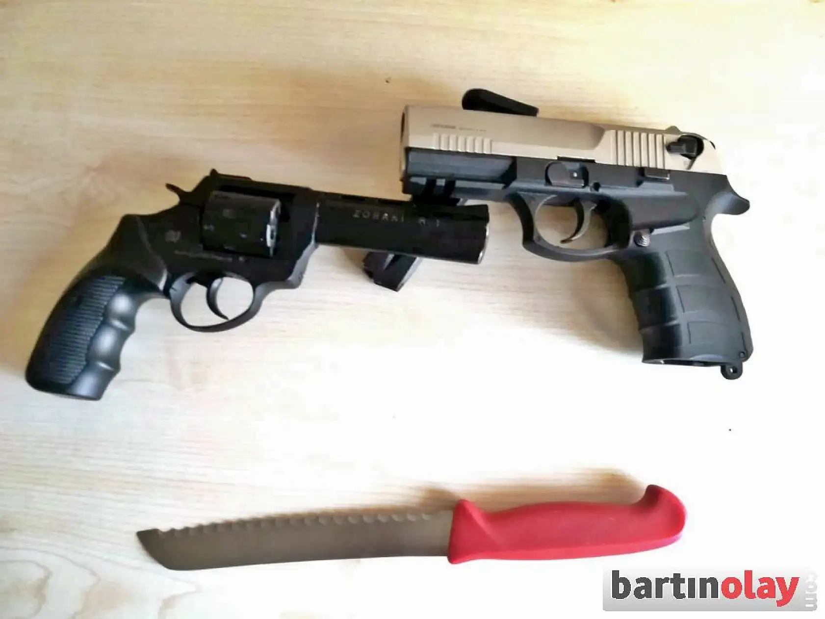 Taramalı tüfek ve silahlar ele geçirildi