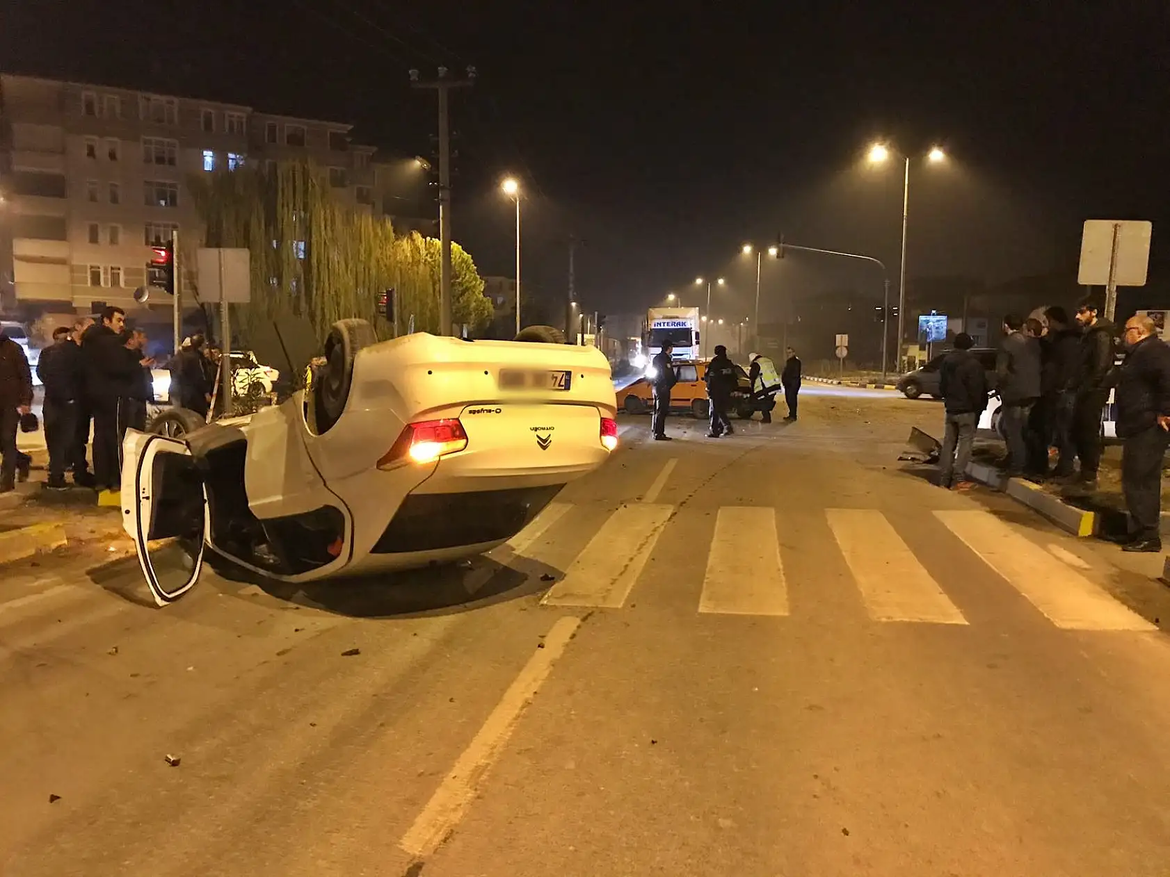 Valilik konutu kavşağında kaza