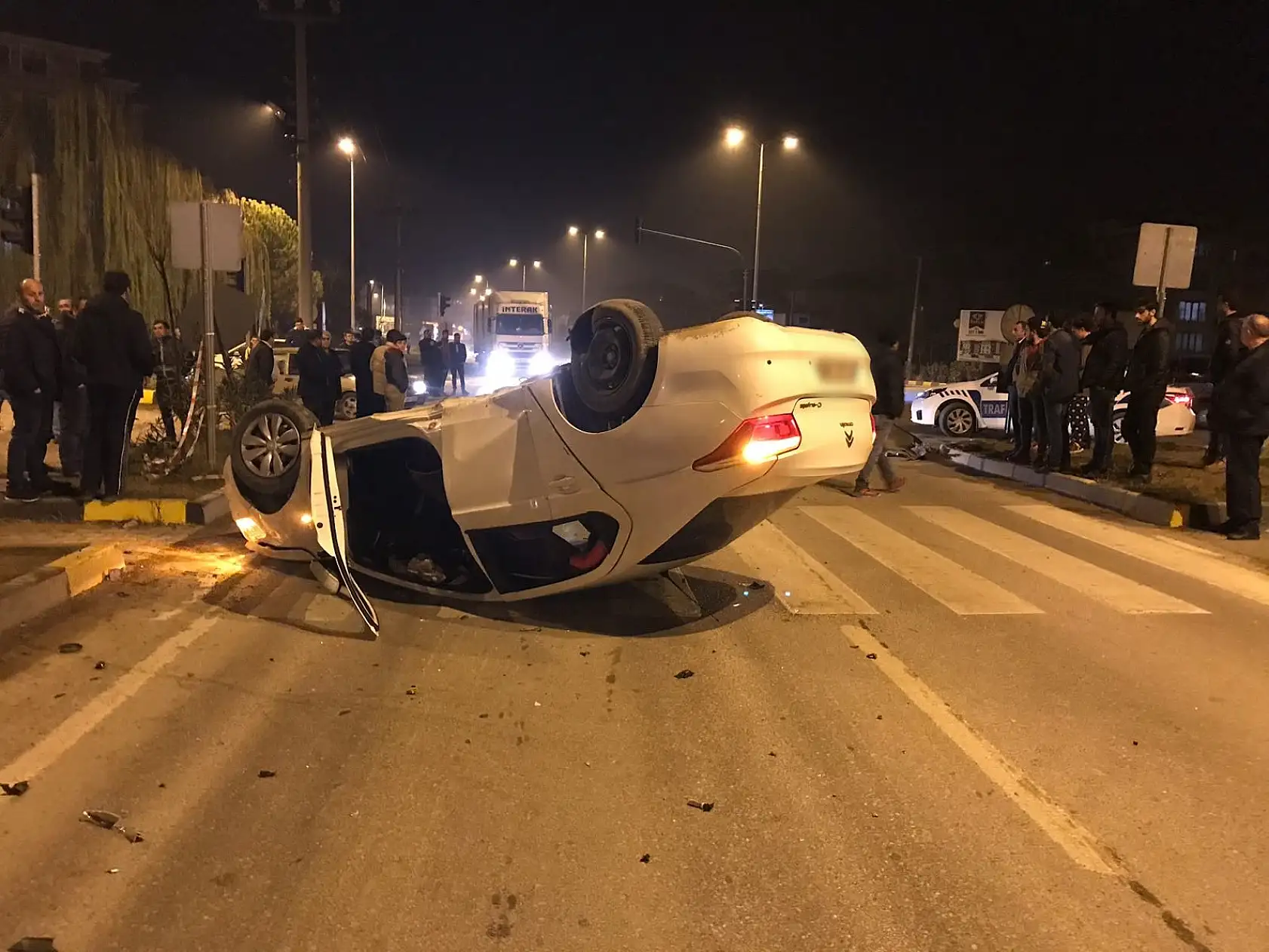 Valilik konutu kavşağında kaza