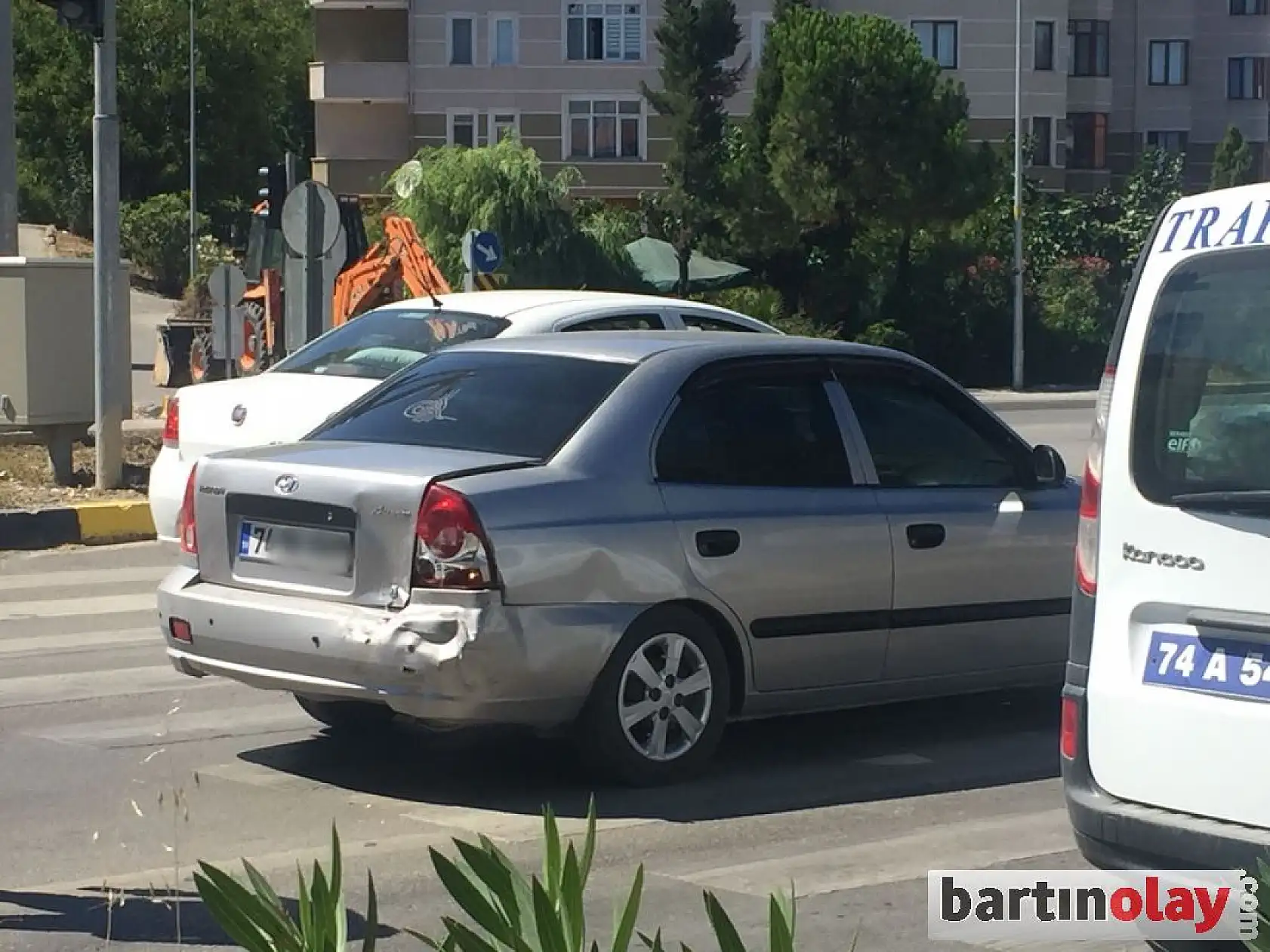 Valilik konutu kavşağında kaza