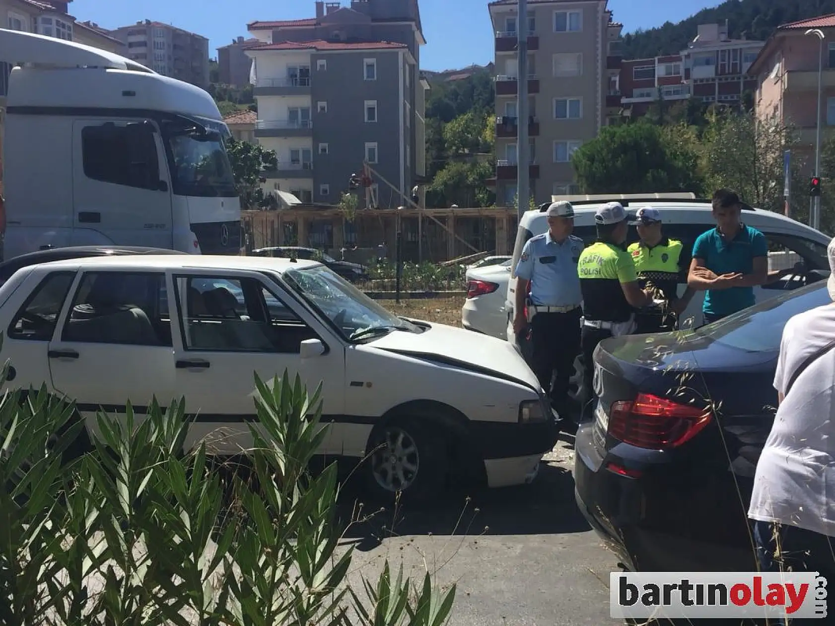 Valilik konutu kavşağında kaza