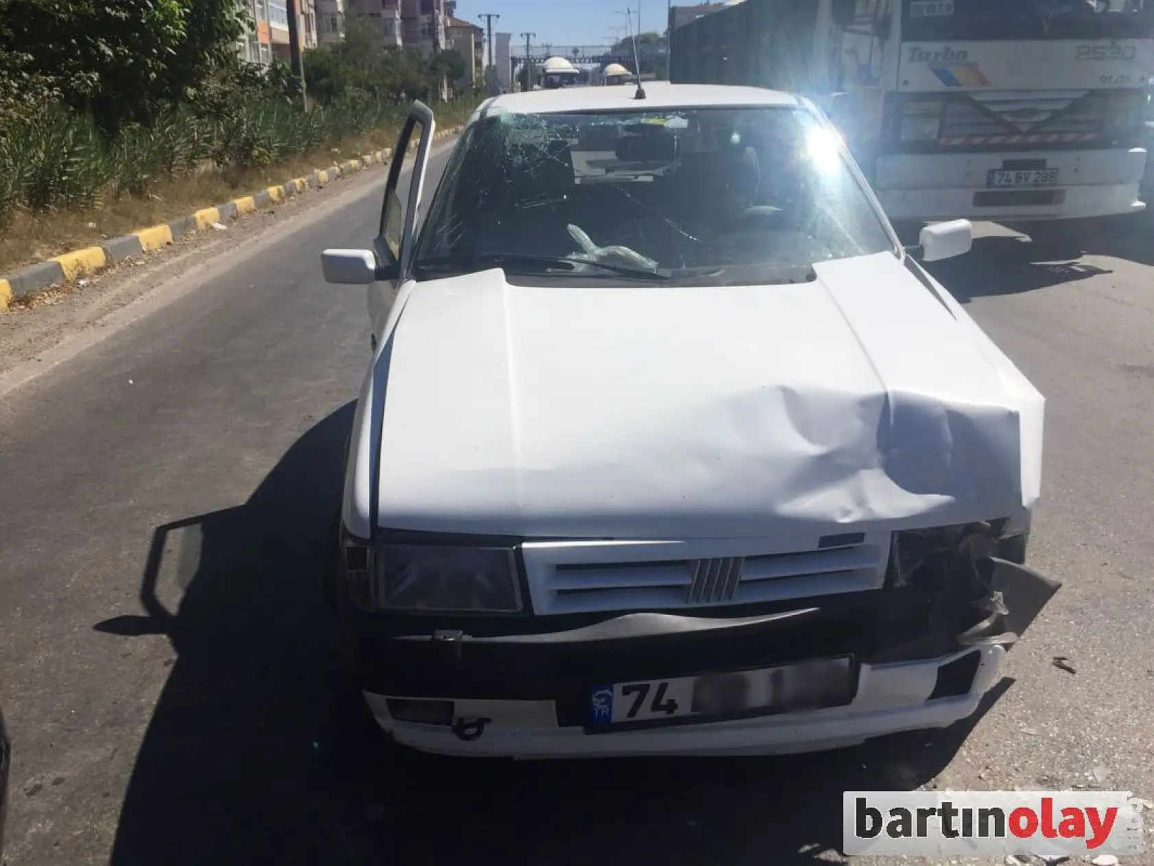 Valilik konutu kavşağında kaza