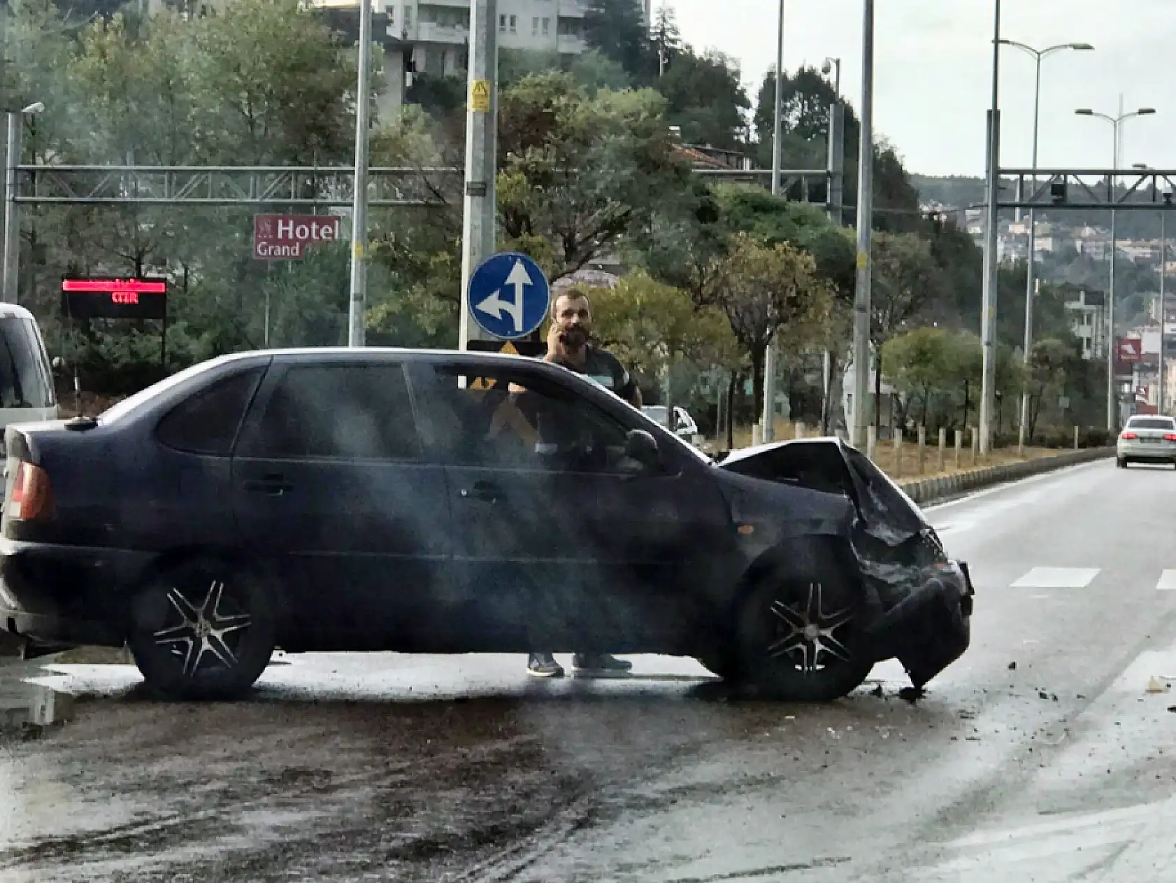 Polisevi kavşağında kaza