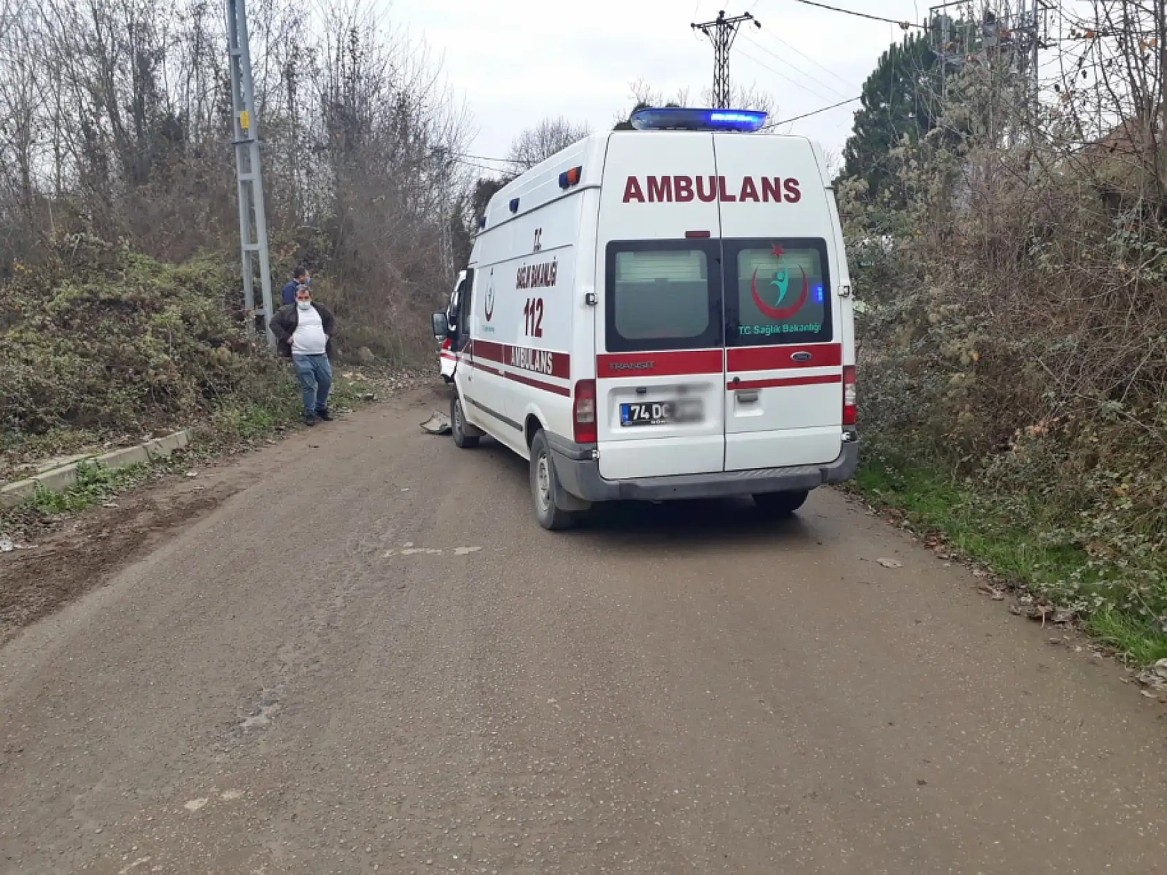 Hasta taşıyan ambulans kaza yaptı