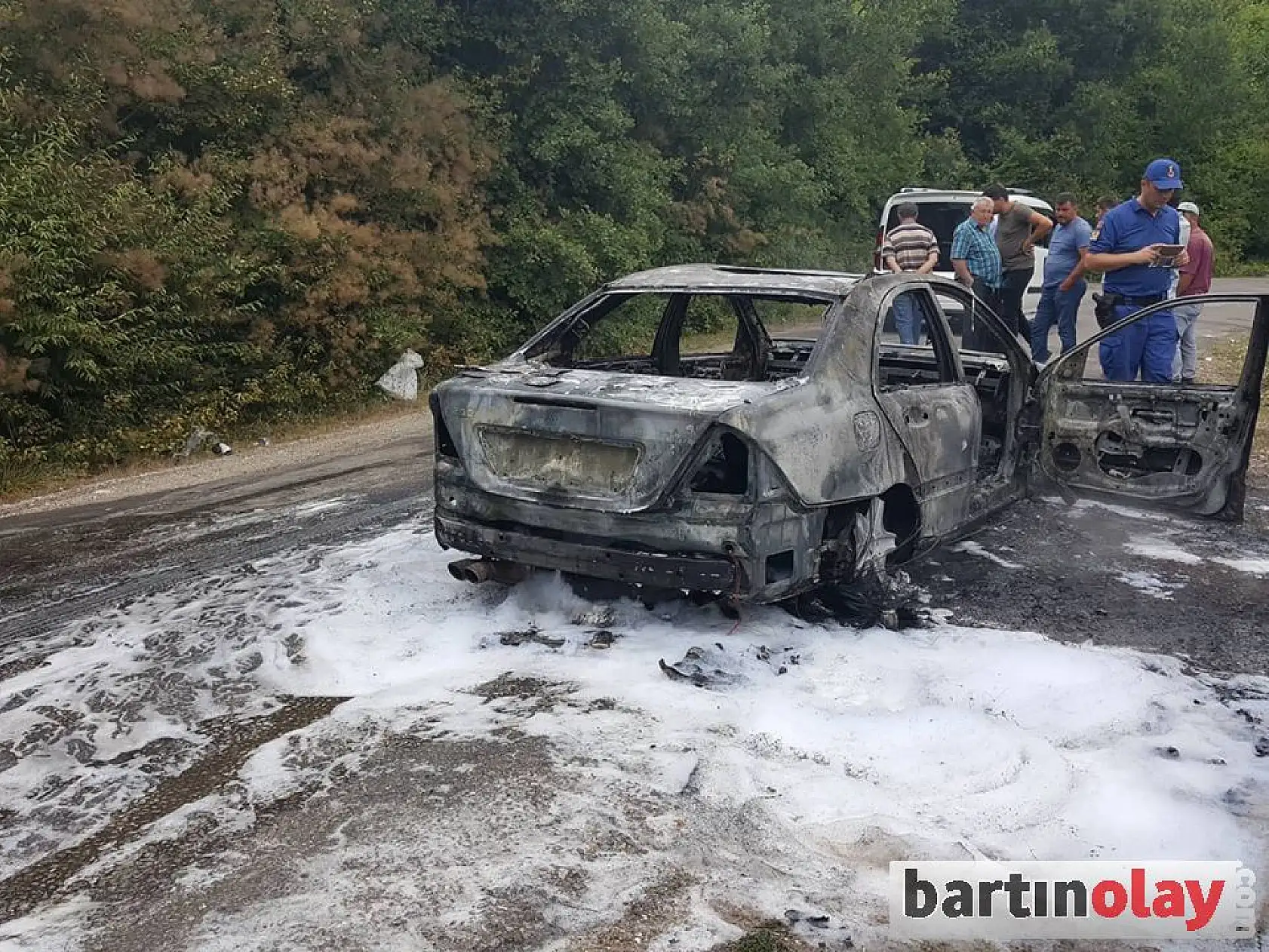 Yanan Otomobil Küle Döndü