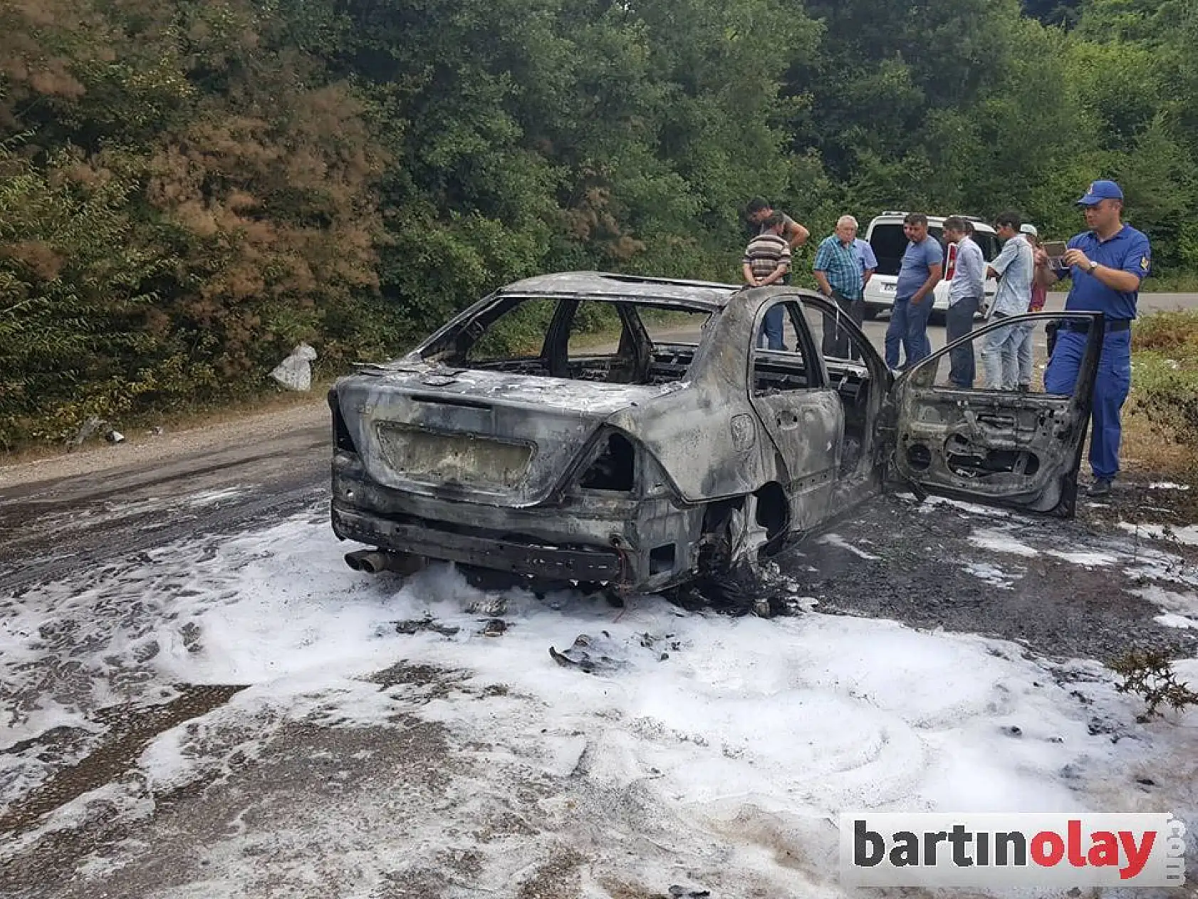 Yanan Otomobil Küle Döndü