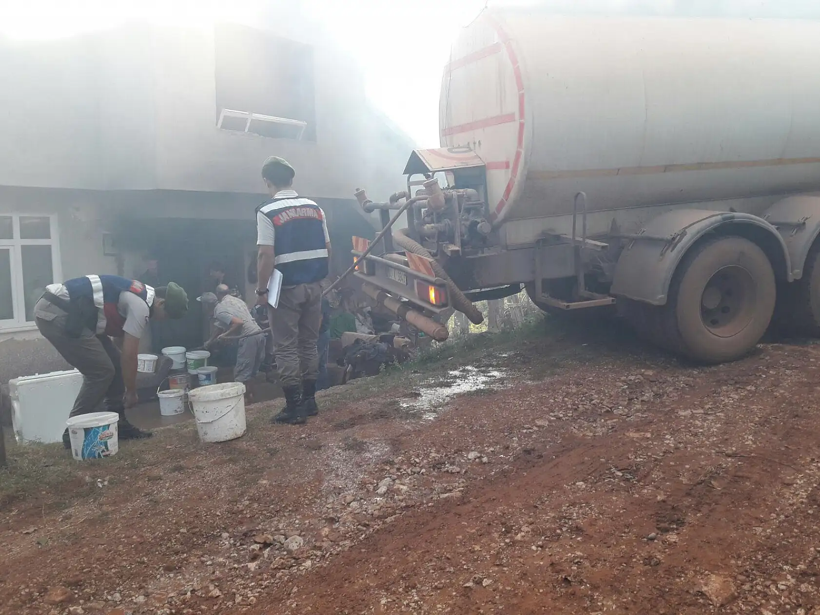 Yangında feci şekilde can verdi