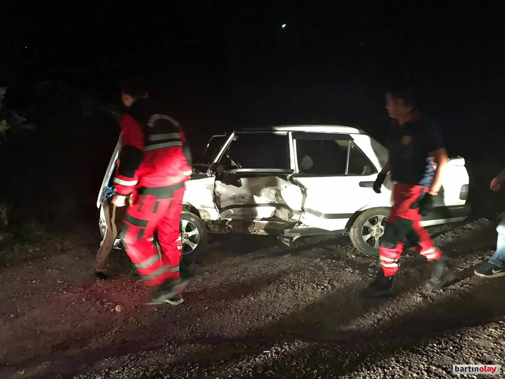 Zincirleme kaza, 3 araç çarpıştı