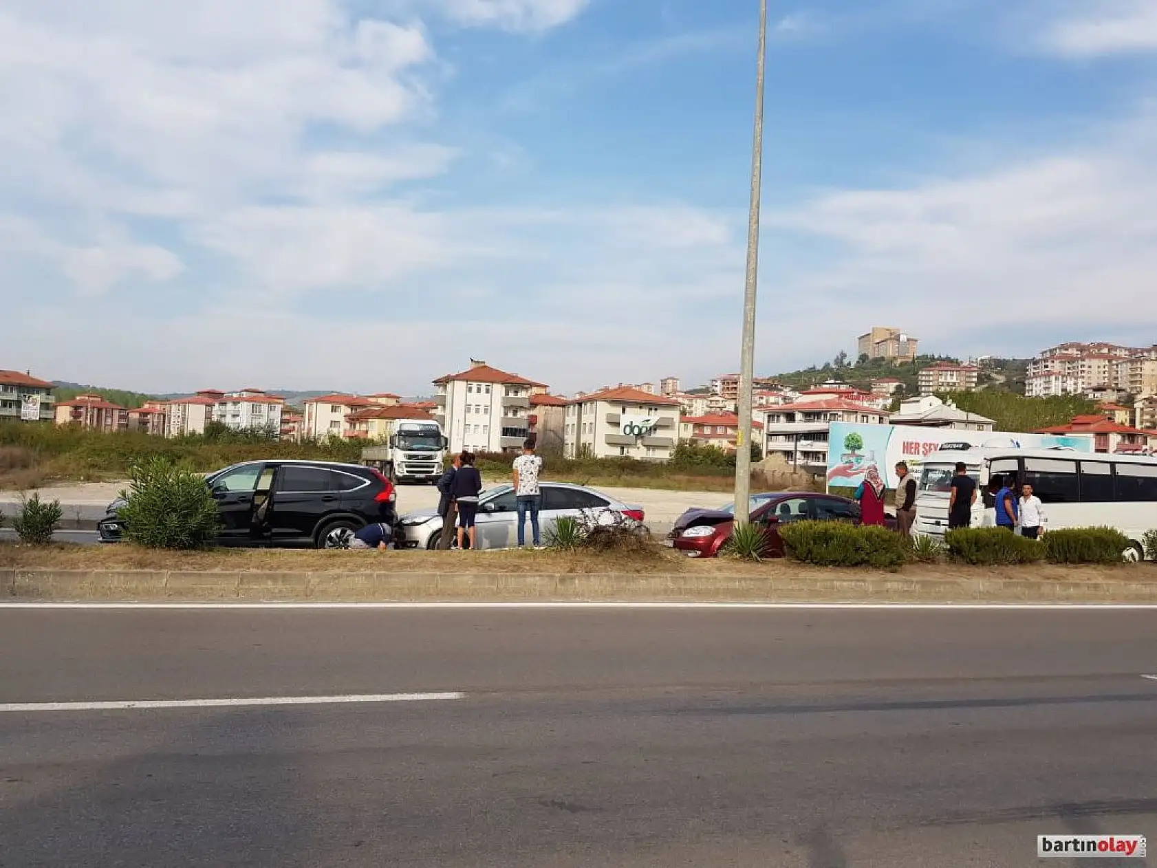 Zincirleme kaza, 4 araç çarpıştı