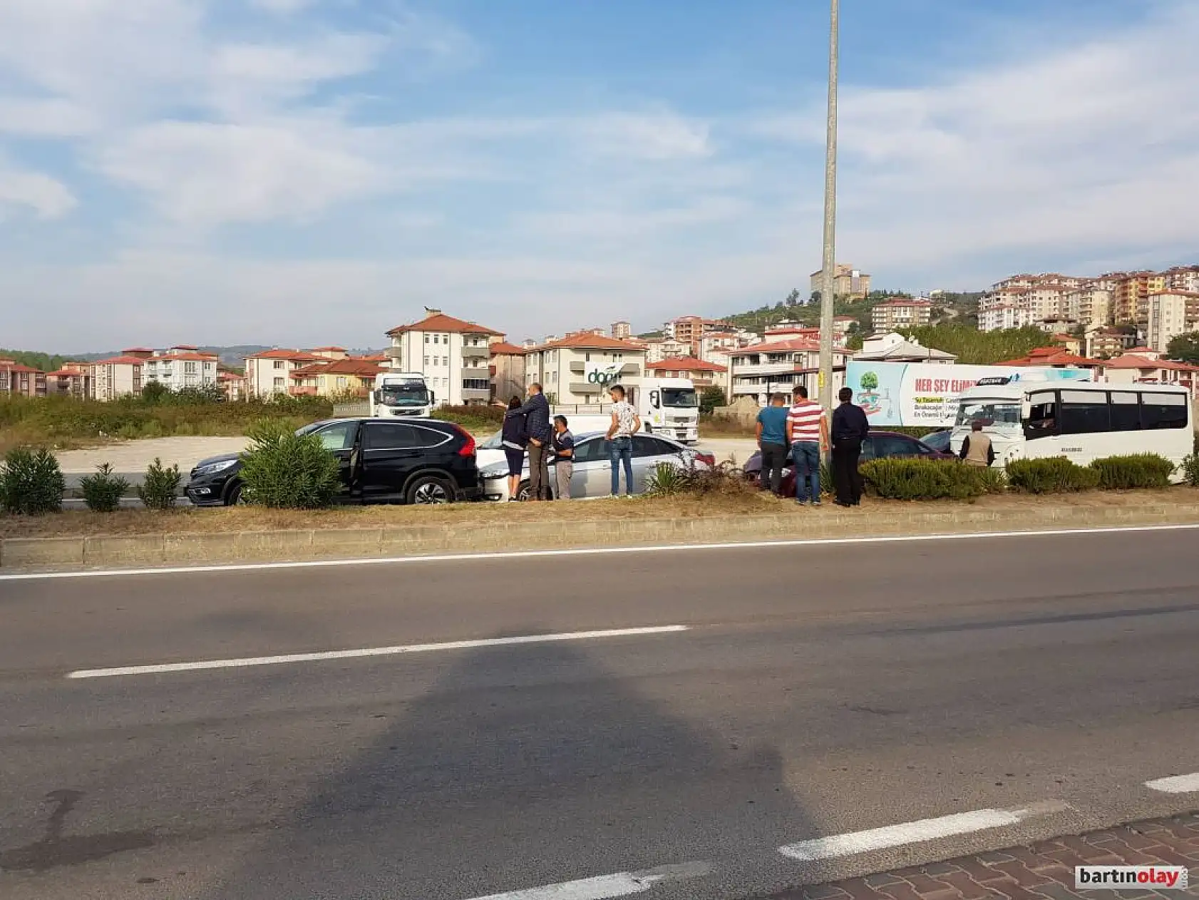 Zincirleme kaza, 4 araç çarpıştı