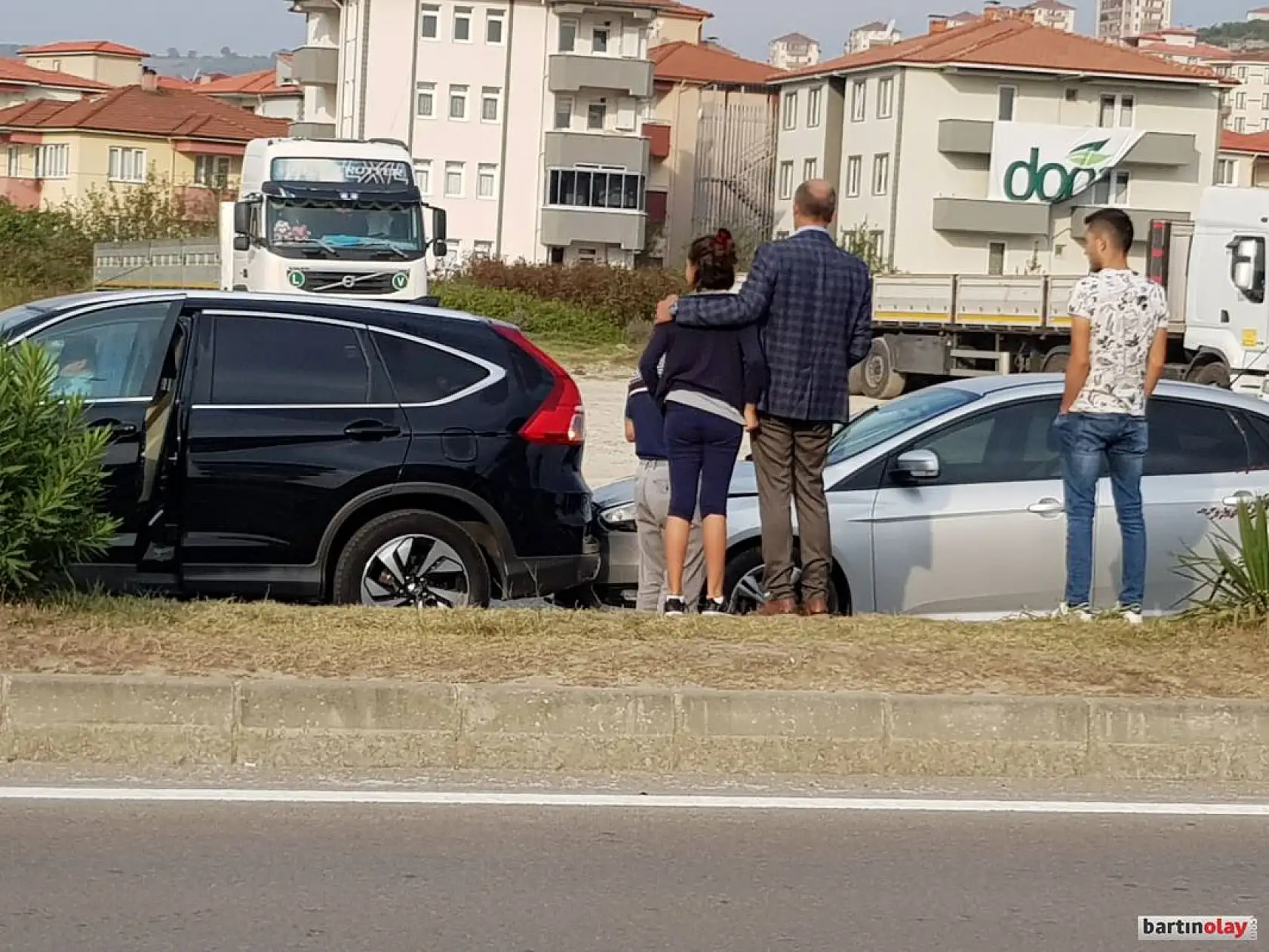 Zincirleme kaza, 4 araç çarpıştı