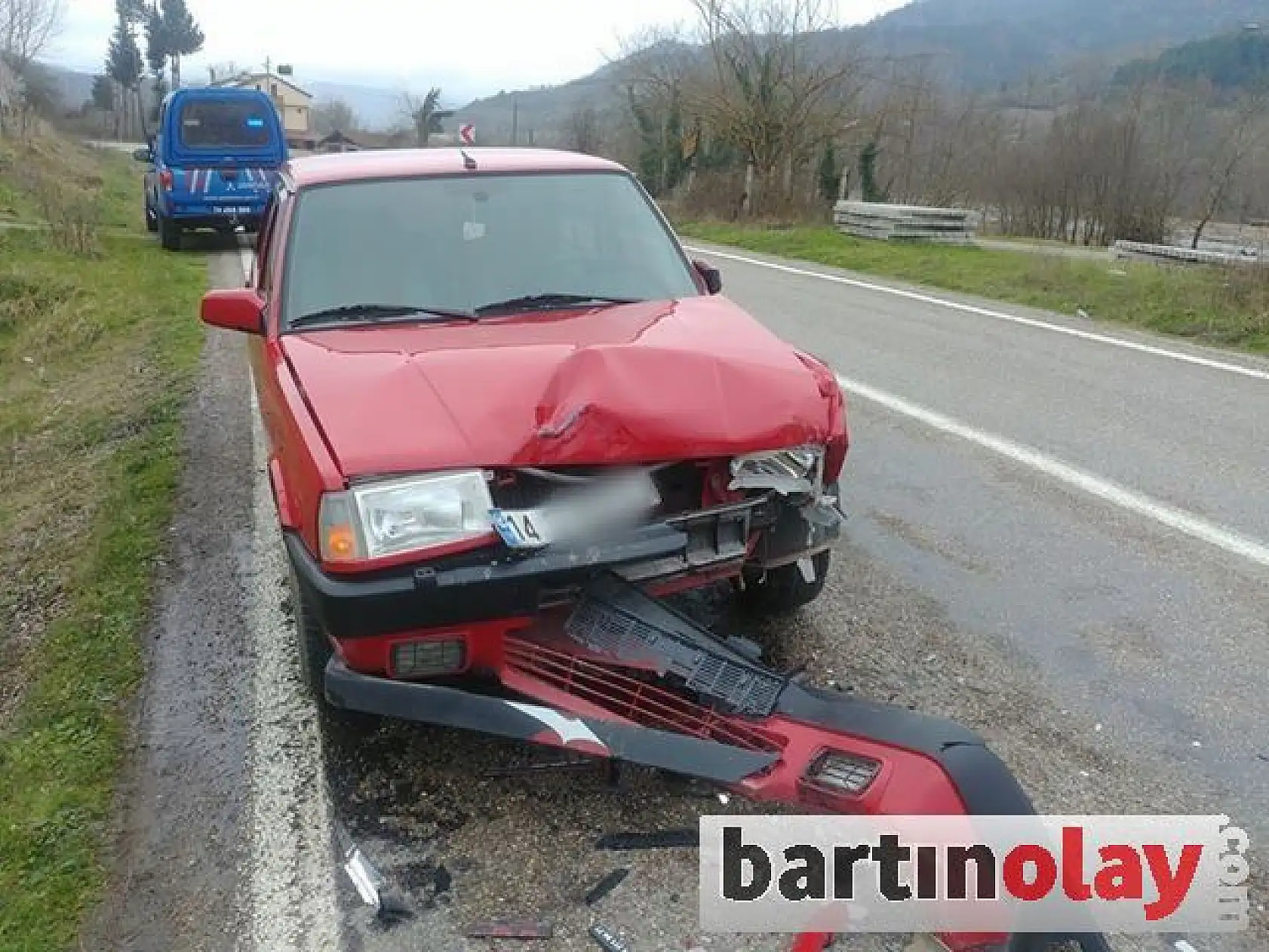 Zincirleme kazada 3 araç birbirine girdi