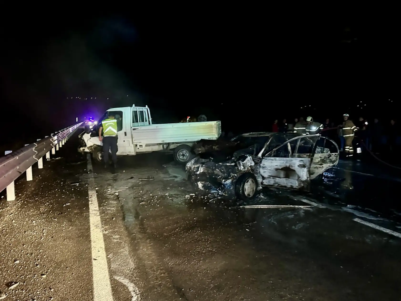 Arıt yolunda kaza sonrası yangın